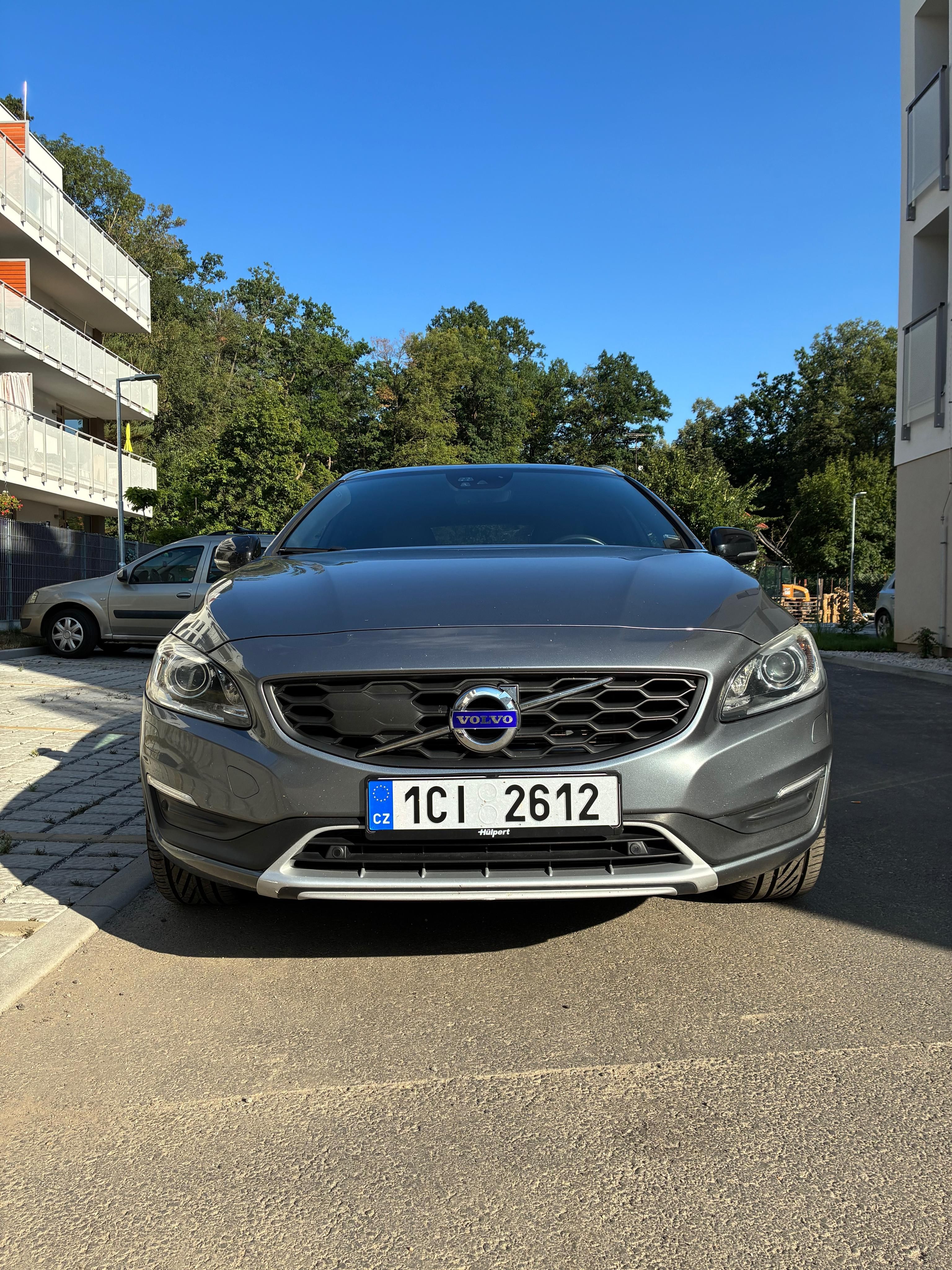 Volvo V60, Cross Country, D4 AWD 140kW - fotka 2