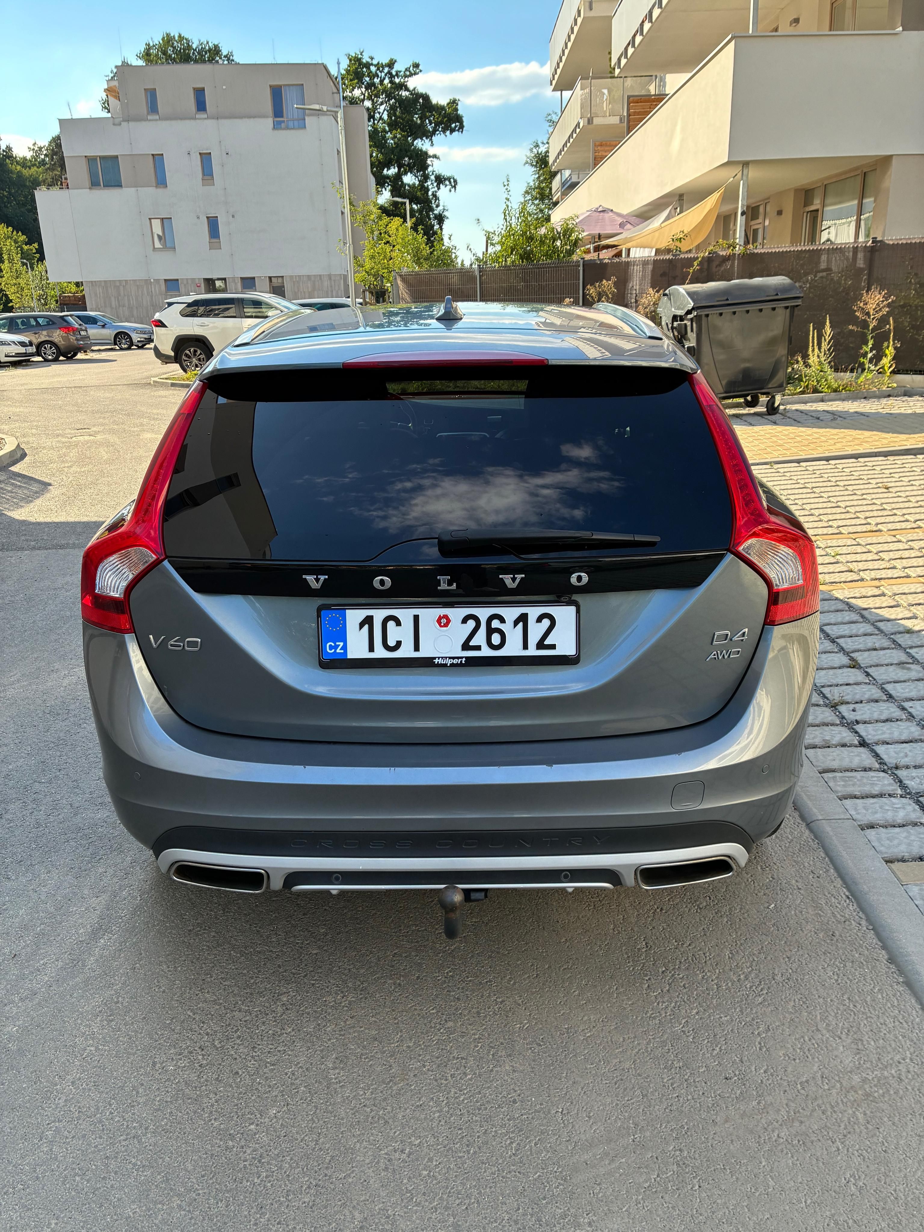Volvo V60, Cross Country, D4 AWD 140kW - fotka 6