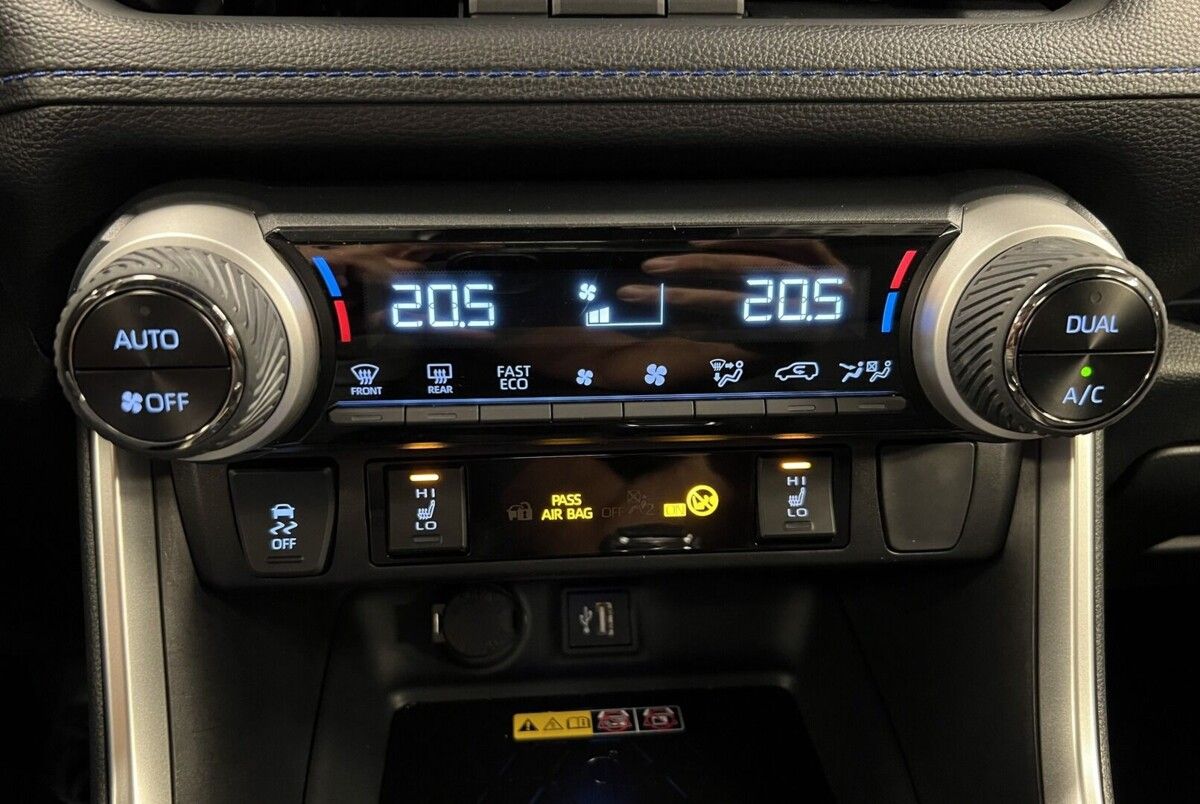 Toyota Rav4, 2.5 Hybrid AT SELECTION SKYVIE - fotka 6