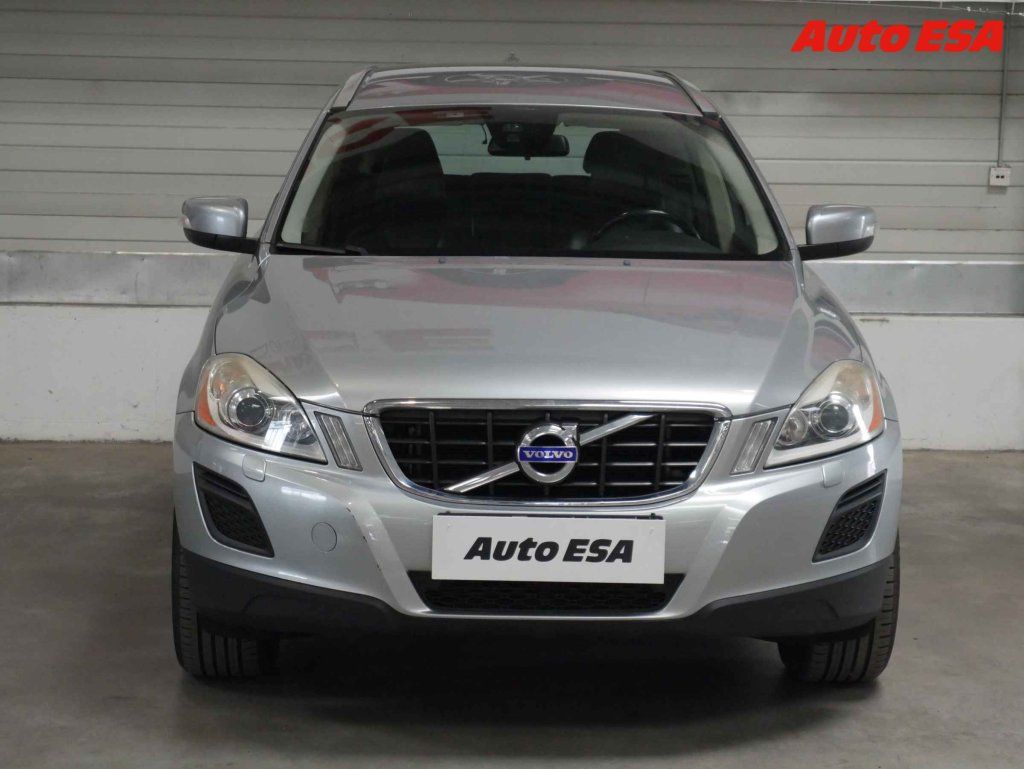 Volvo XC60, 2.4 D - fotka 2