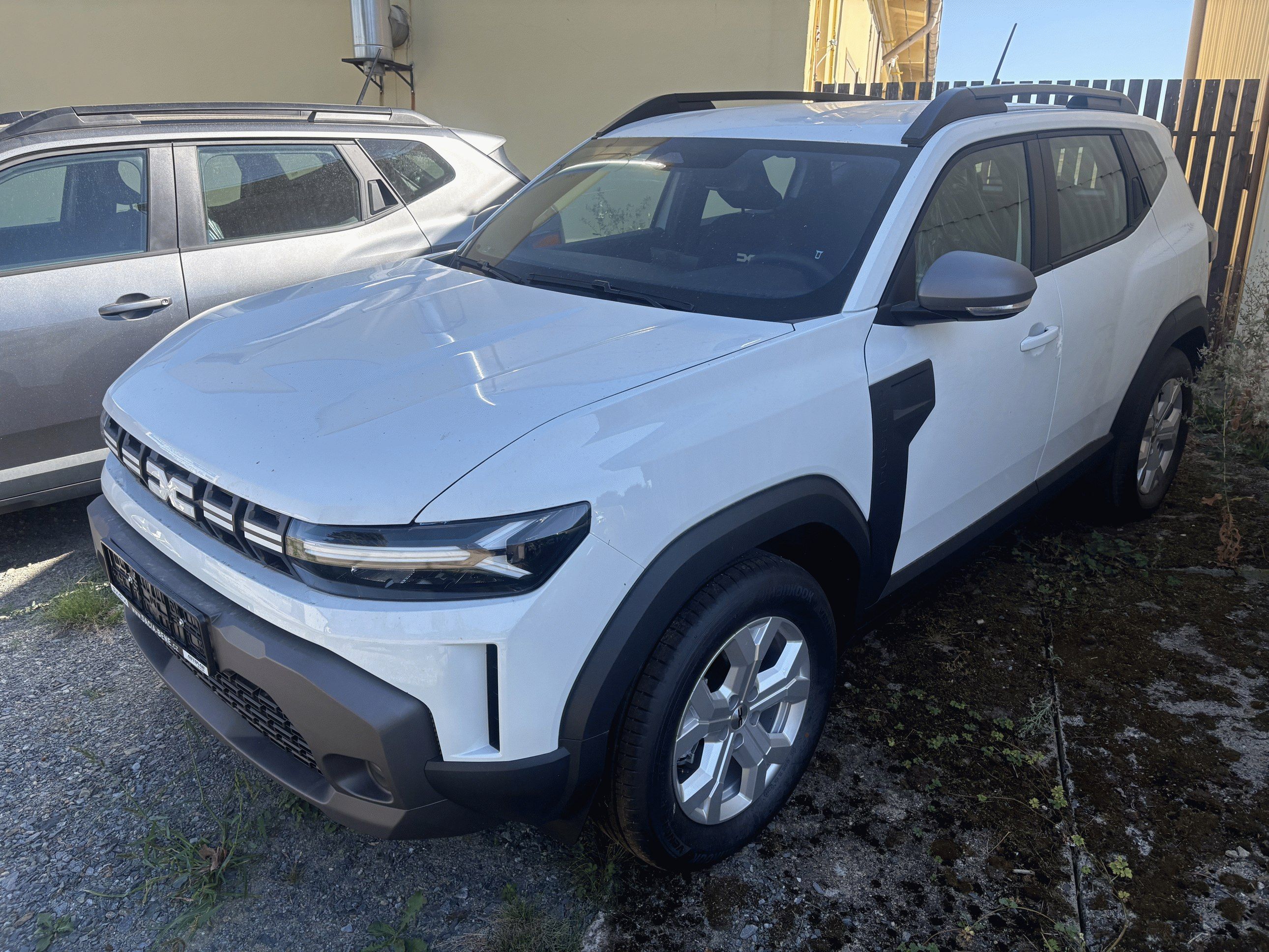 Dacia Duster, Expression hybrid 155
