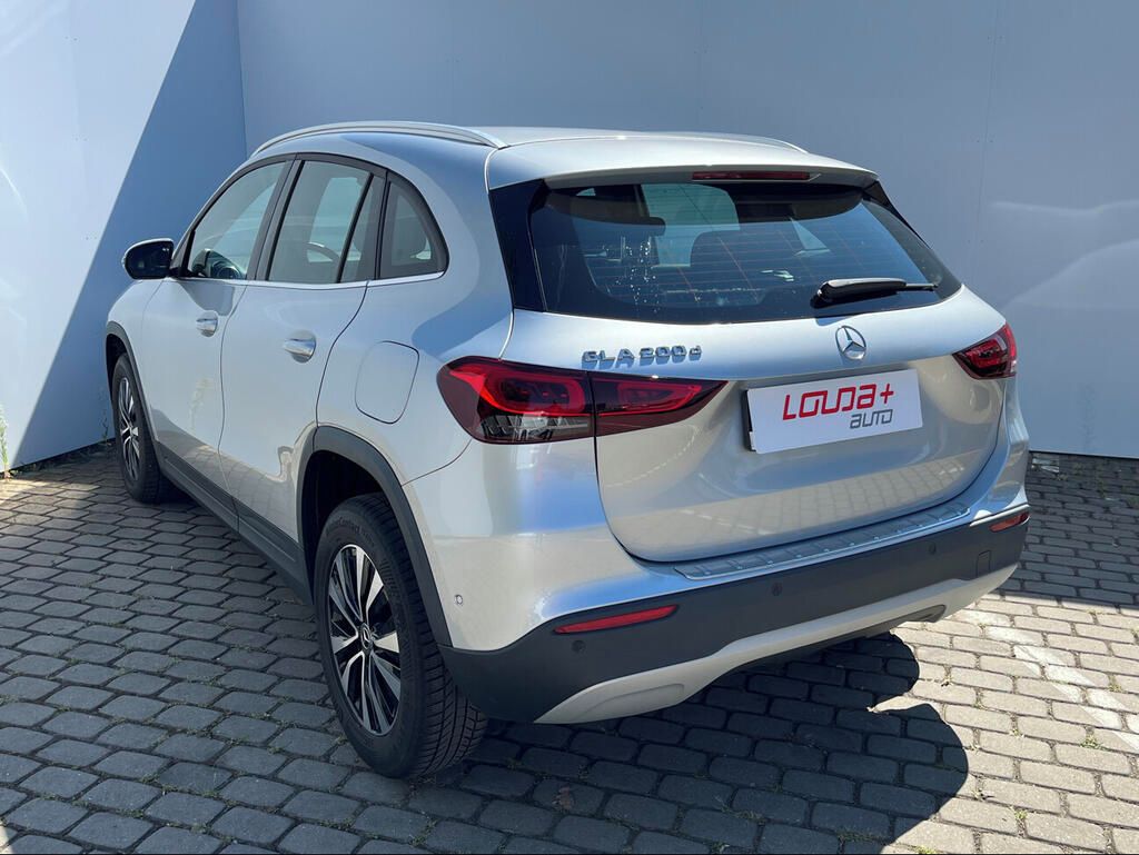 Mercedes-Benz GLA, 2.0 . 110 kW - fotka 6