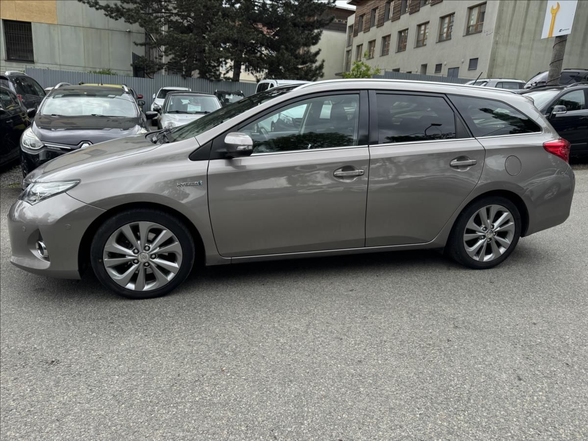 Toyota Auris, 1,8 NOVÁ BATERIE ! - fotka 4