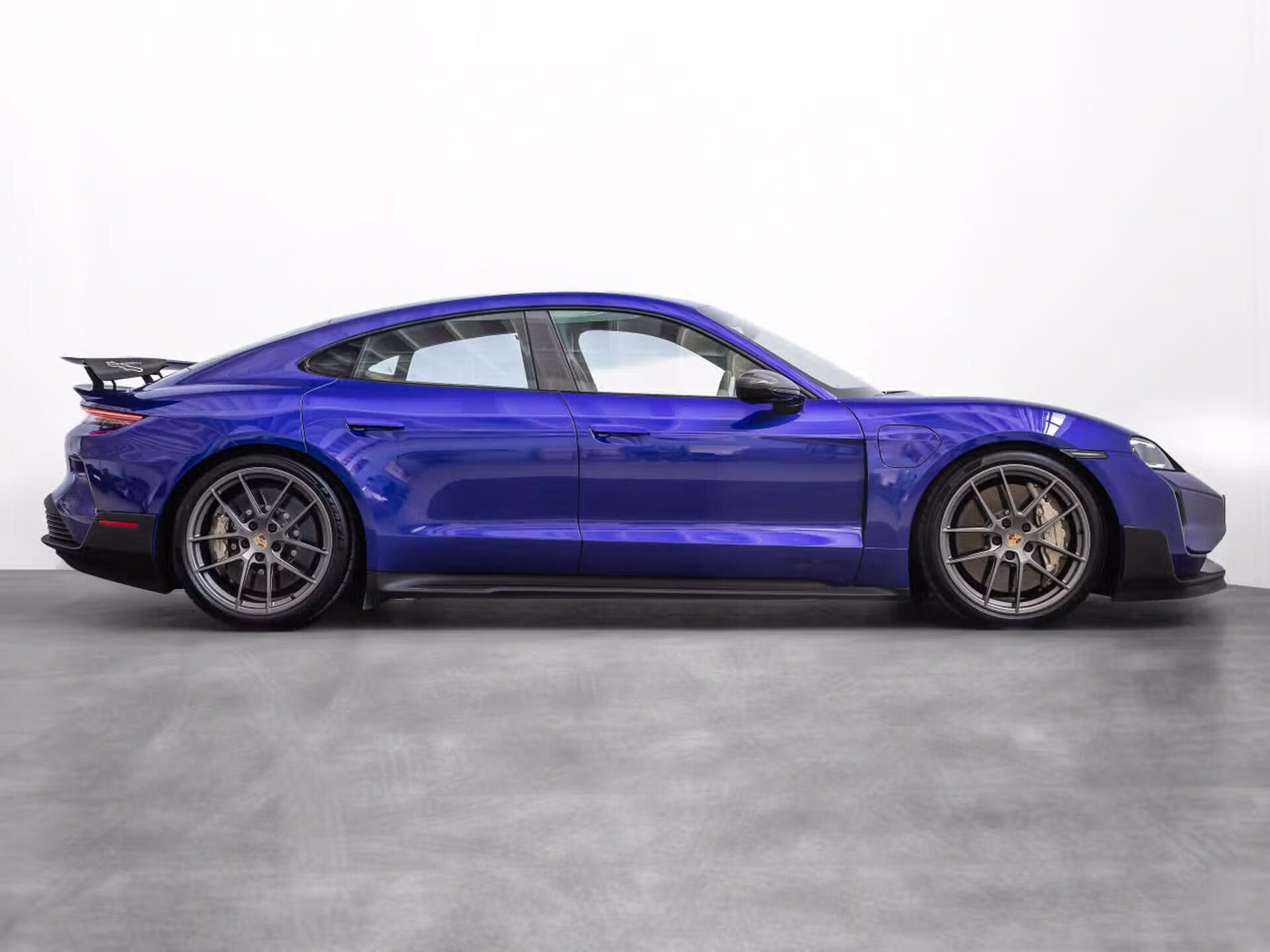 Porsche Taycan, Turbo GT Weissach ActiveRide - fotka 4