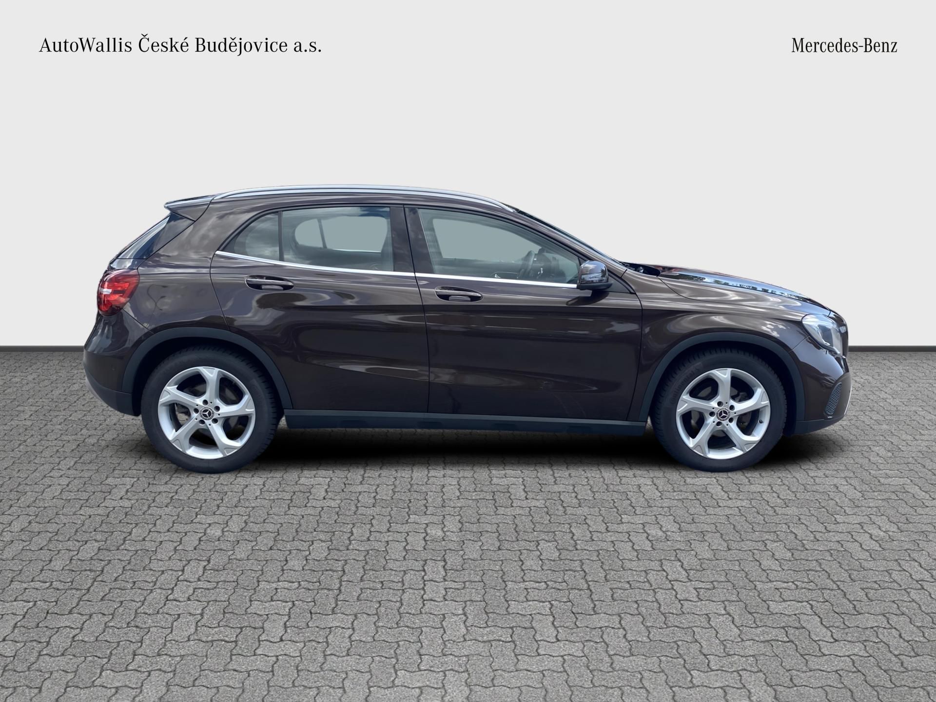 Mercedes-Benz GLA, 200d 4M URBAN - fotka 6