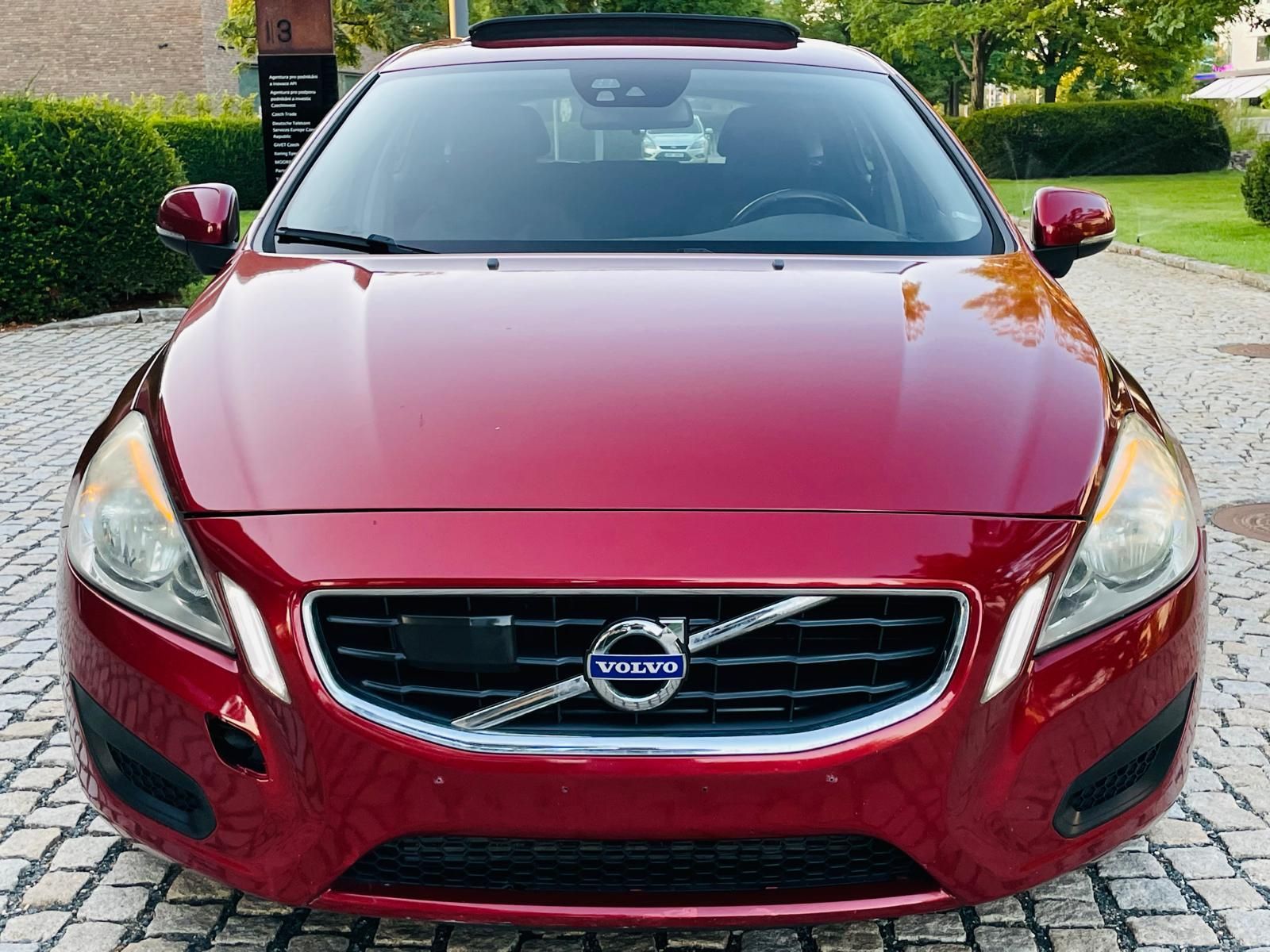 Volvo V60, 2.0D4 5VÁLEC SERVISKA TAŽNÉ - fotka 6