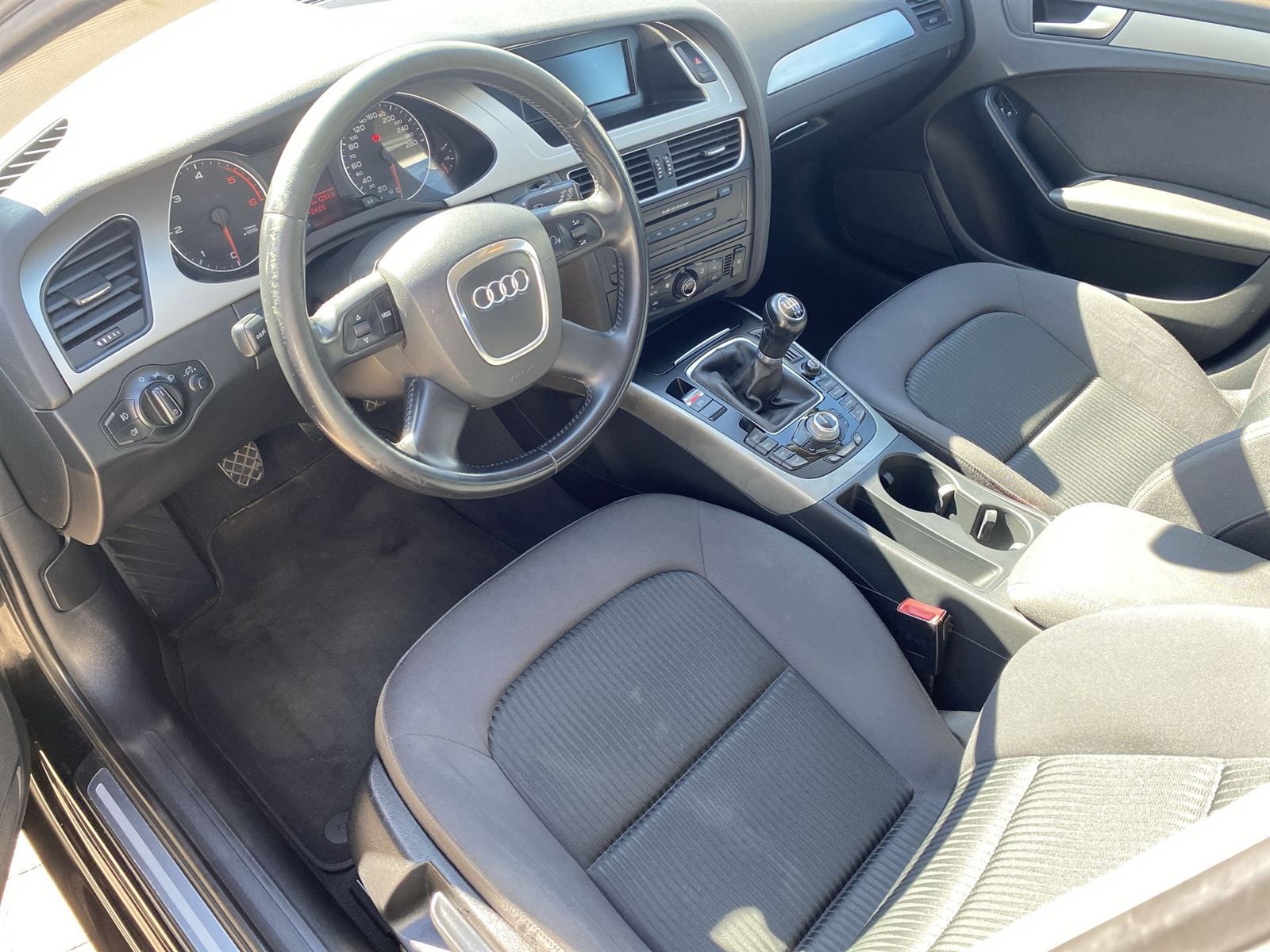 Audi A4, Avant 2.0 TDI - fotka 6
