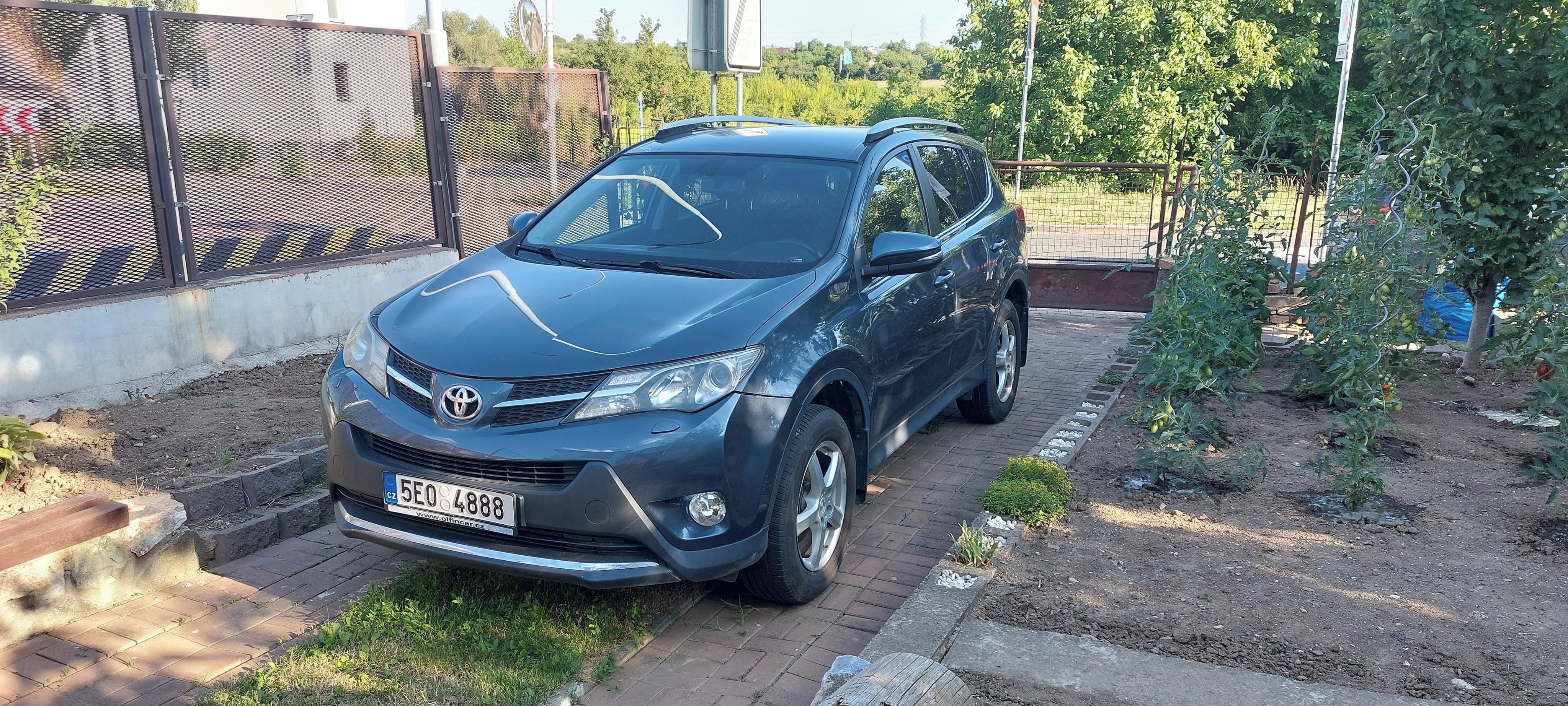 Toyota Rav4, Toyota RAV4 2.0 benzin - fotka 2
