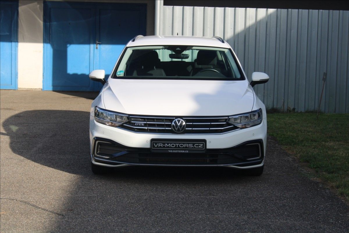 Volkswagen Passat, 1,4 GTE PLUGIN Hybrid Kombi - fotka 2