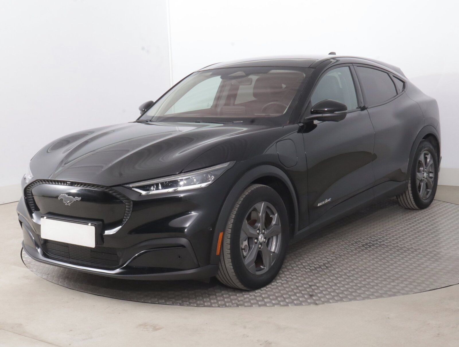 Ford Mustang Mach-E, Standard Range RWD, Automat - fotka 2
