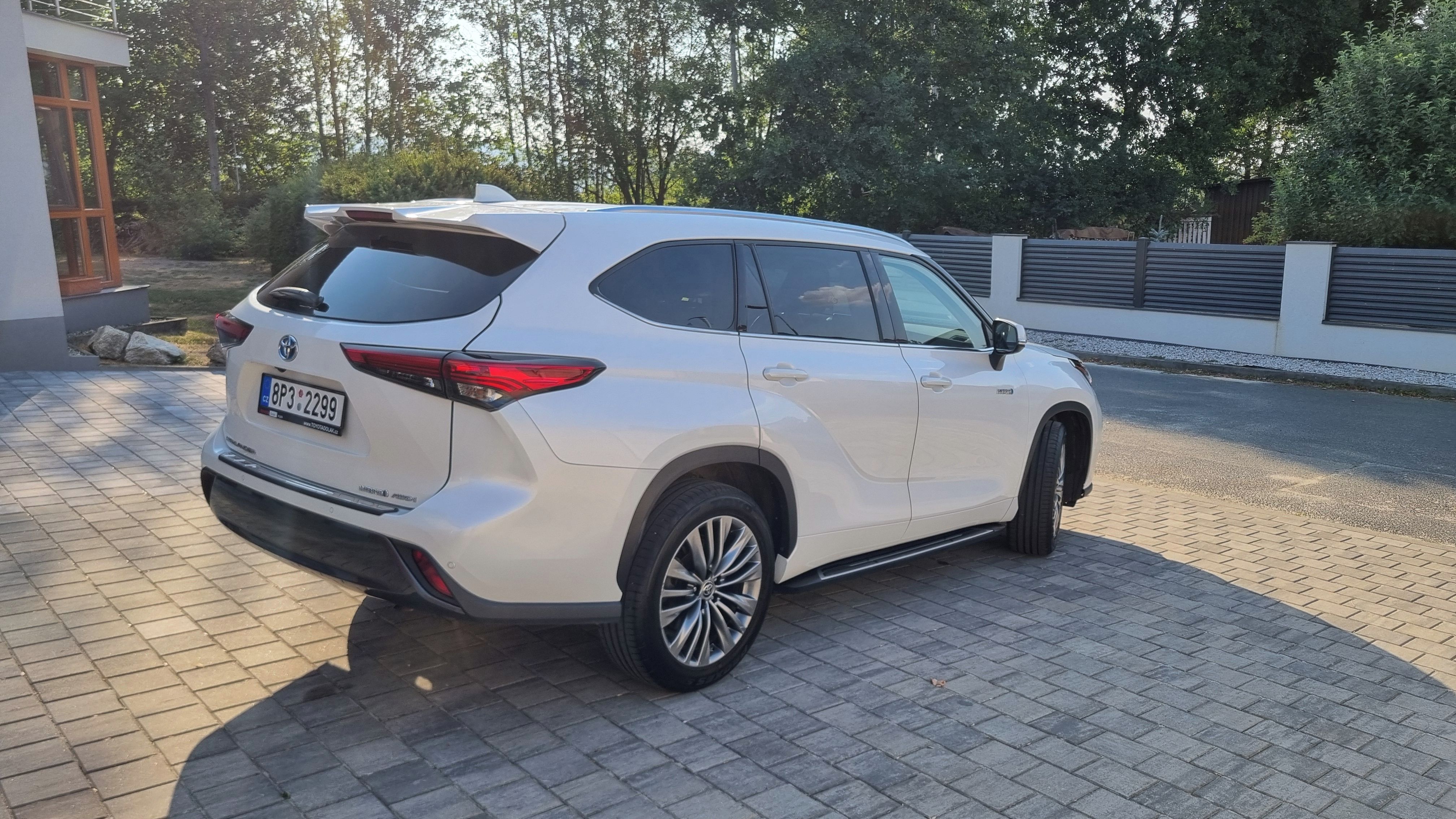 Toyota Highlander, Hybrid AWD 7 míst - fotka 4