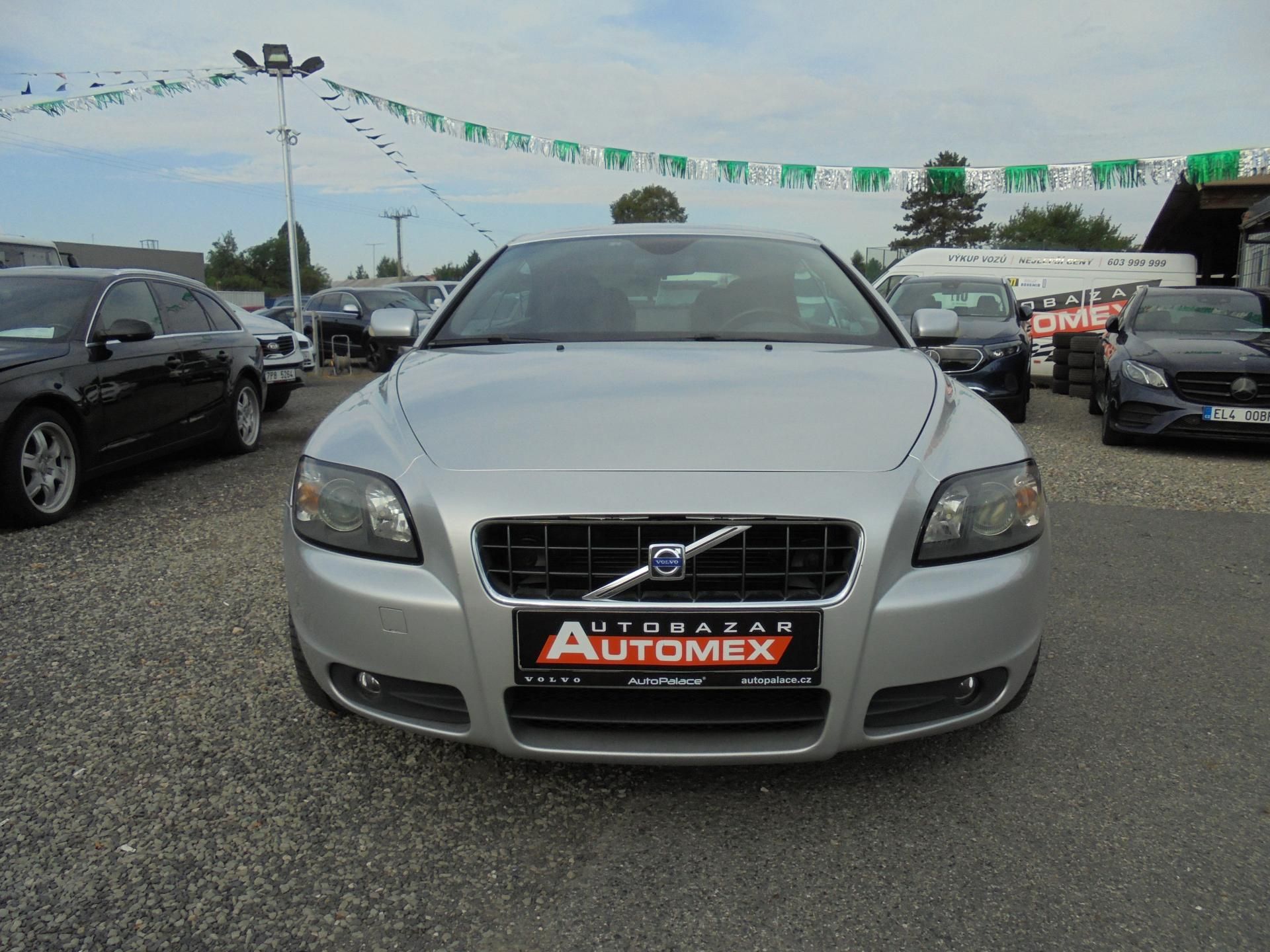 Volvo C70, 2.4 D5 - AUTOMAT - NAVI - KŮŽE - fotka 2