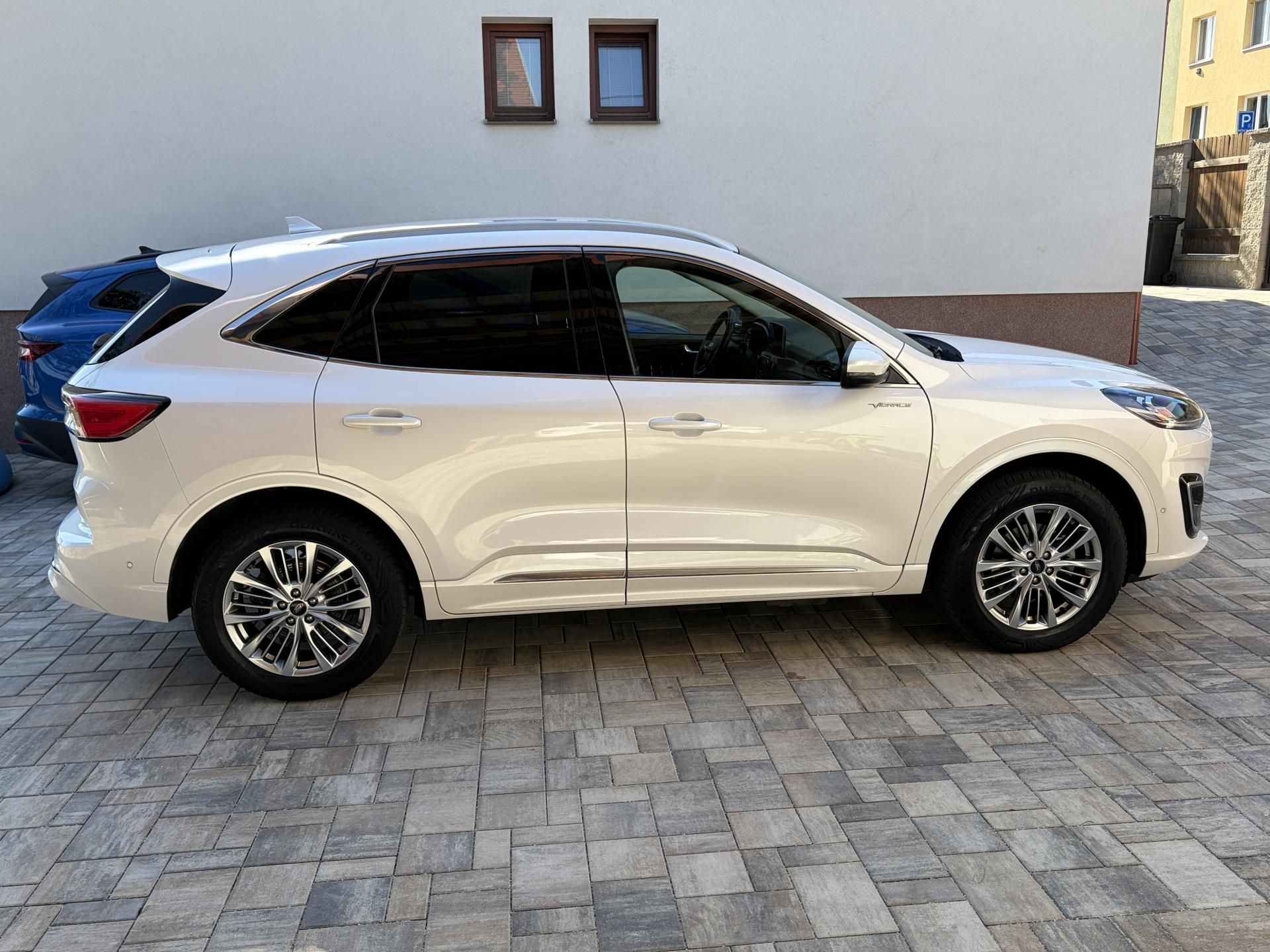 Ford Kuga, Vignale 2.5 PHEV, 10/22 - fotka 4