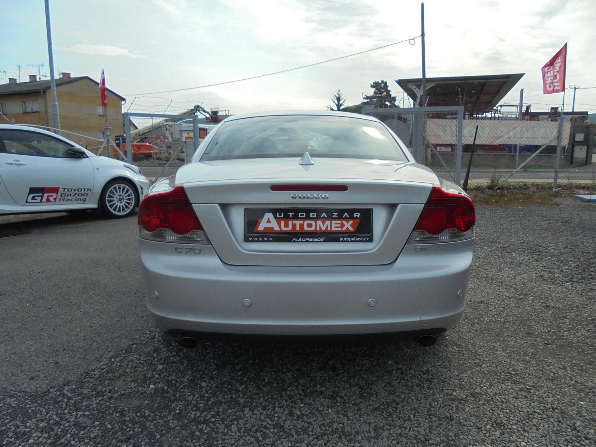 Volvo C70, 2.4 D5 - AUTOMAT - NAVI - KŮŽE - fotka 6