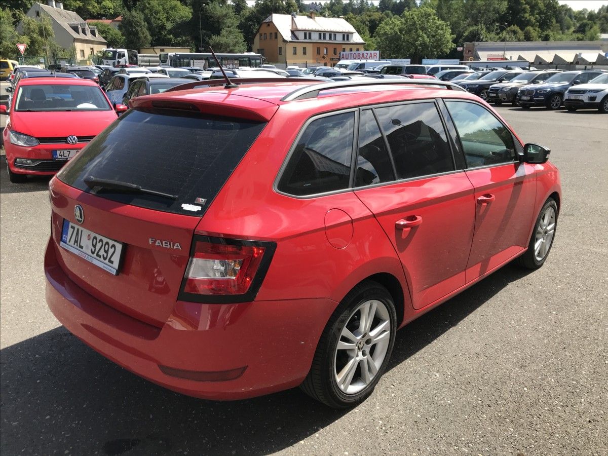 Škoda Fabia, 1,0 MPi 55kW Combi - fotka 6