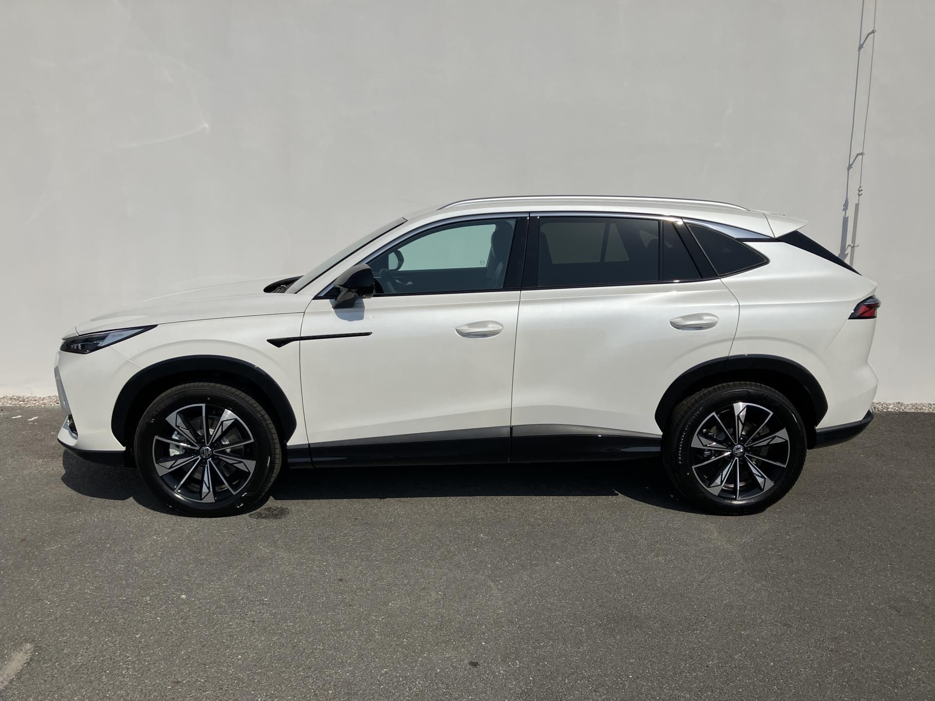 MG HS, 1.5 Hybrid / 165 kW EXCLUSIVE - fotka 3