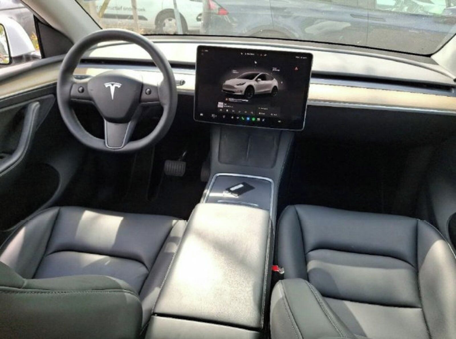 Tesla Model Y, Standard LFP 64kWh, Automat - fotka 3
