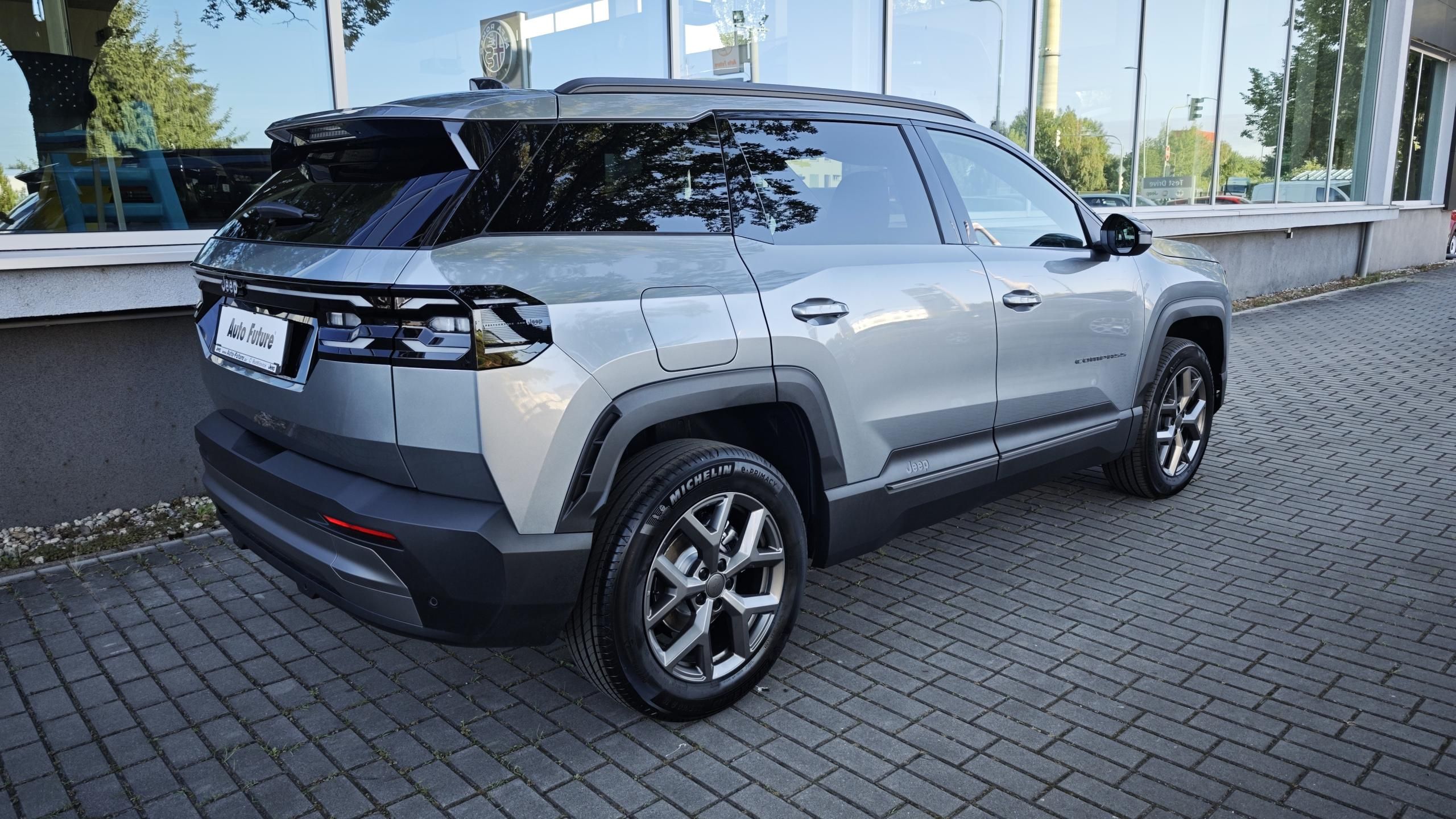 Jeep Compass, First Edition  hybrid 145PS AT - fotka 3