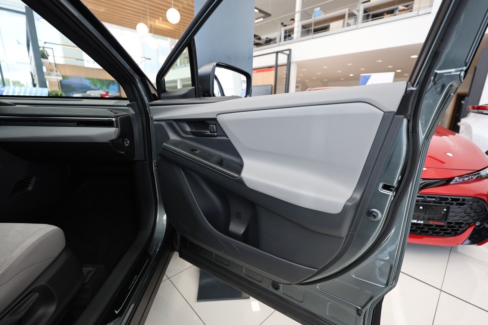 Toyota C-HR, EXECUTIVE VIP světlý interiér - fotka 6