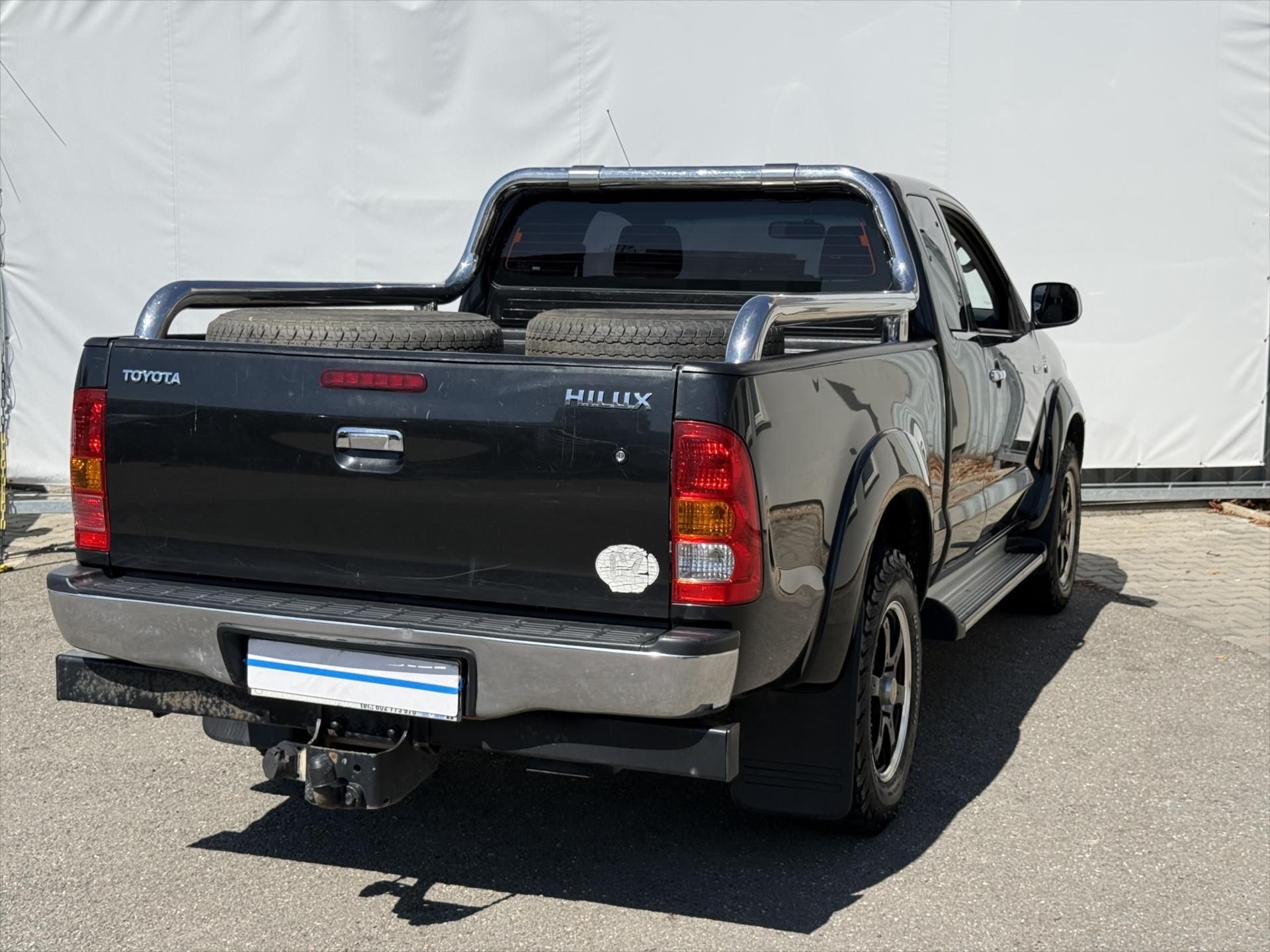 Toyota Hilux, 2,5 Extra Cab - fotka 4