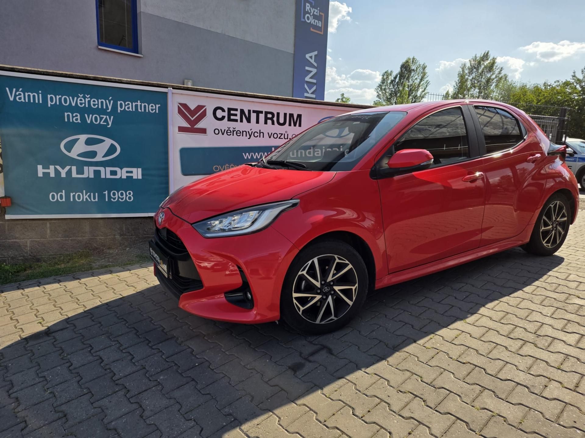 Toyota Yaris, 1.5-V ZÁRUCE-1.MAJITEL-AUTOMAT - fotka 3