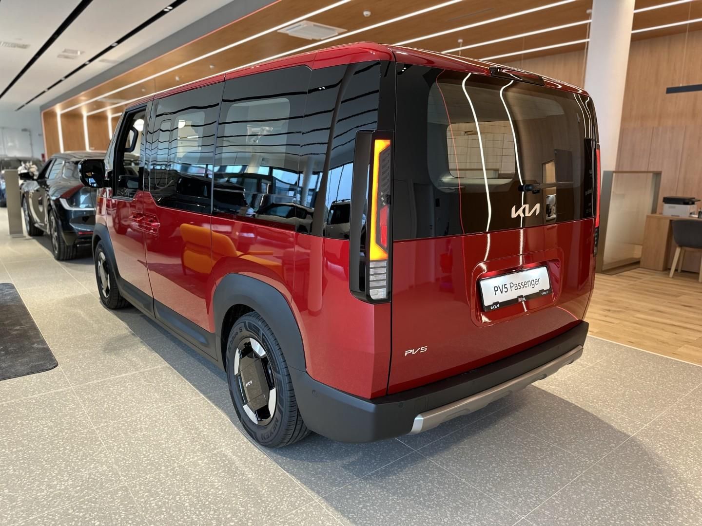 Kia PV5, EV 120kW ELITE 120 KW + 71,2 K - fotka 4