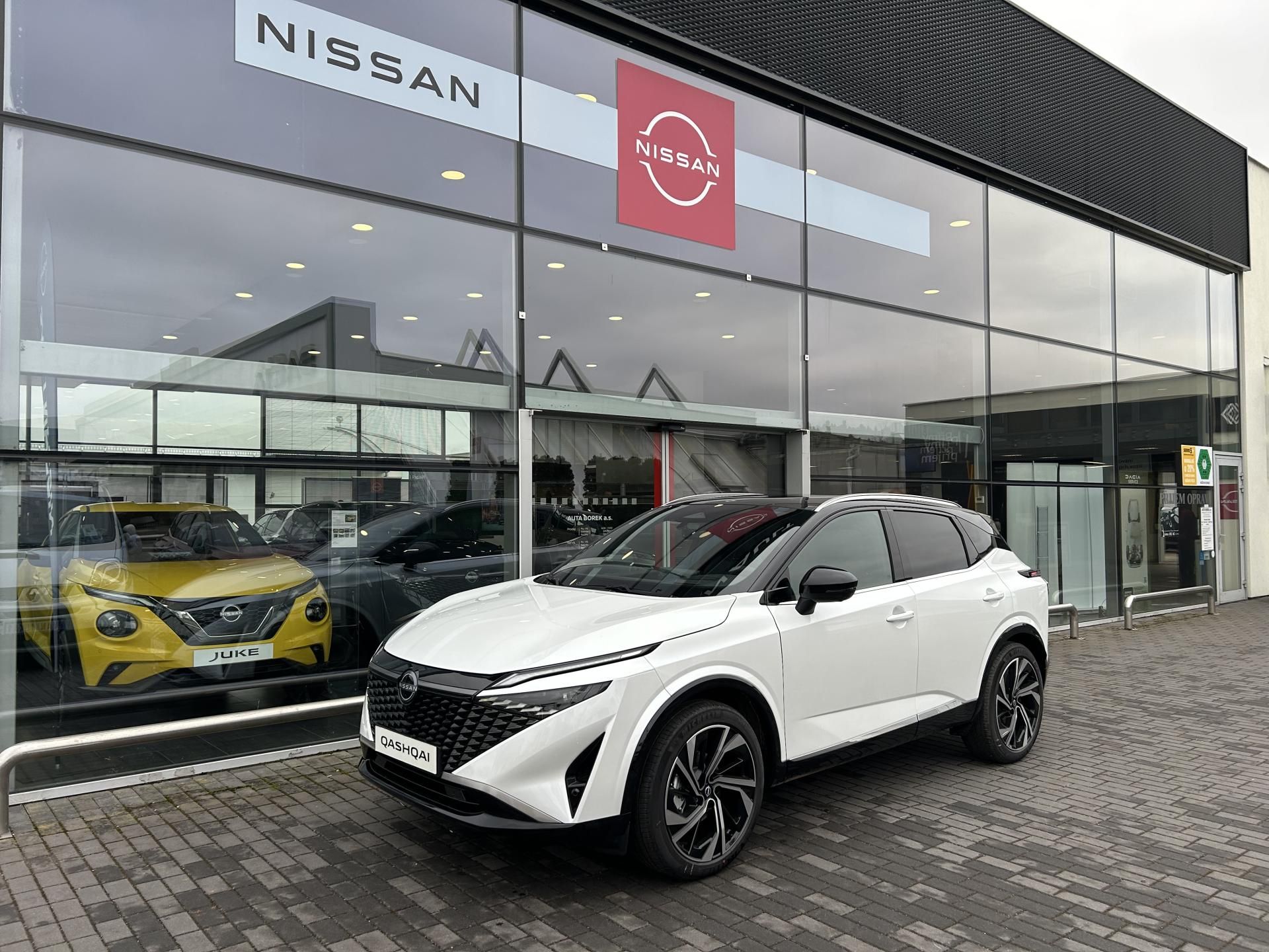 Nissan Qashqai, Tekna Plus 4x4 1.3T 116kw AT - fotka 3