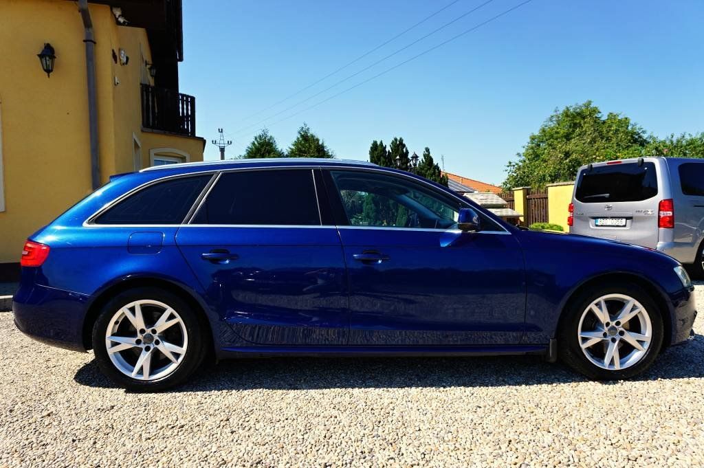 Audi A4, S-LINE 2,0 TDI 130 kW - fotka 4
