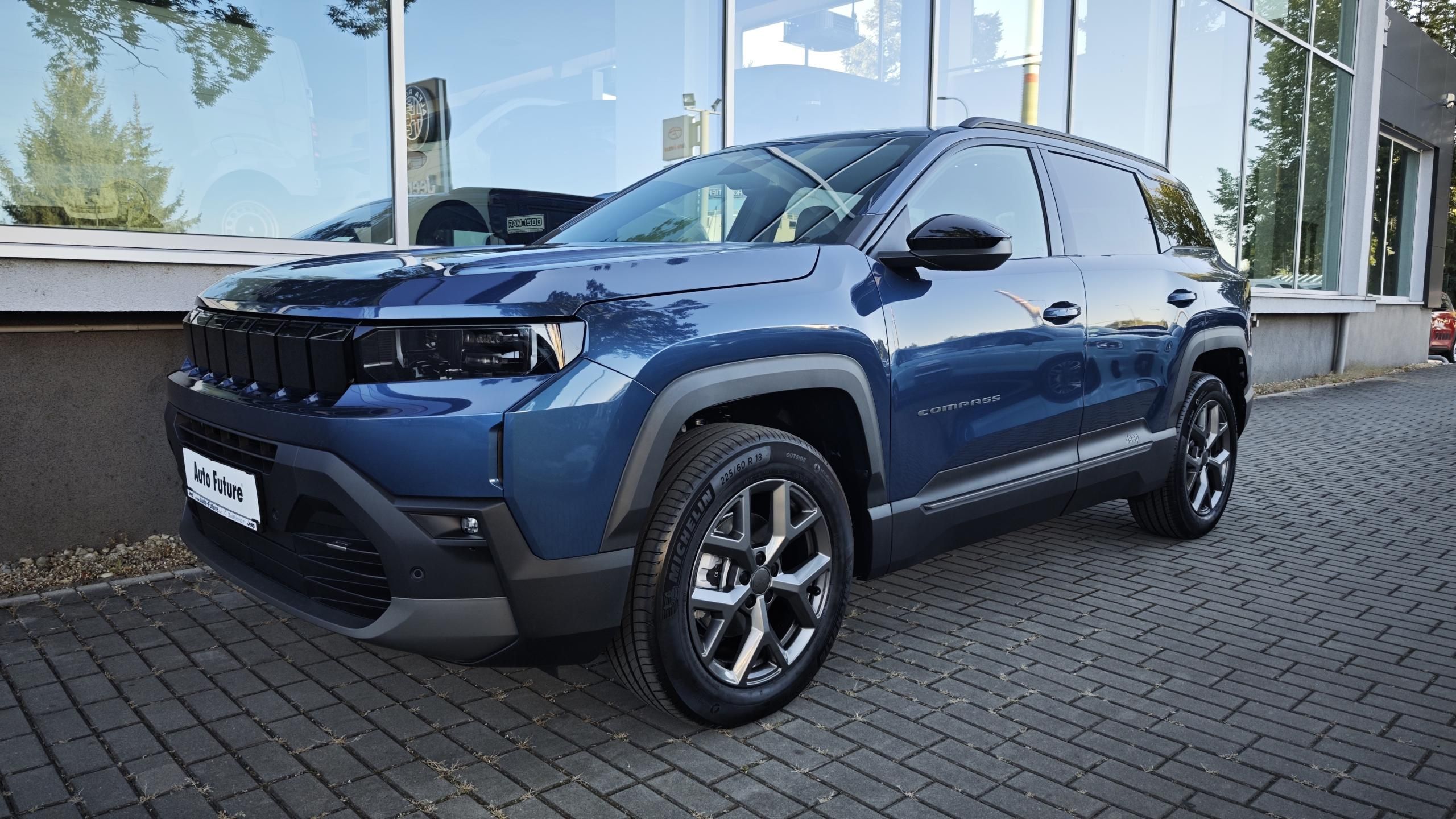 Jeep Compass, First Edition  hybrid 145PS AT - fotka 4