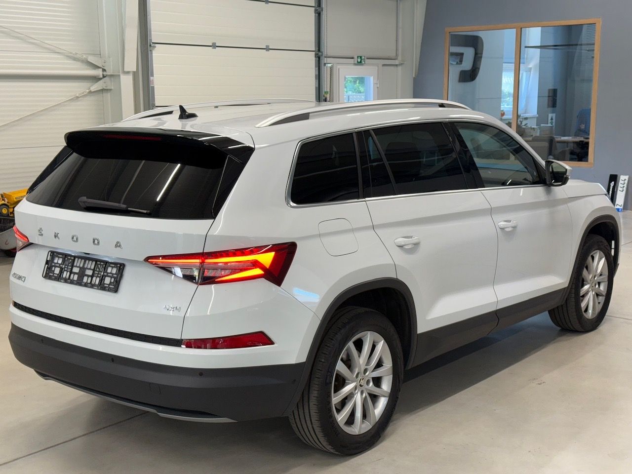 Škoda Kodiaq, FL 2.0 TSI 4x4, 7 MÍST, TAŽNÉ - fotka 4