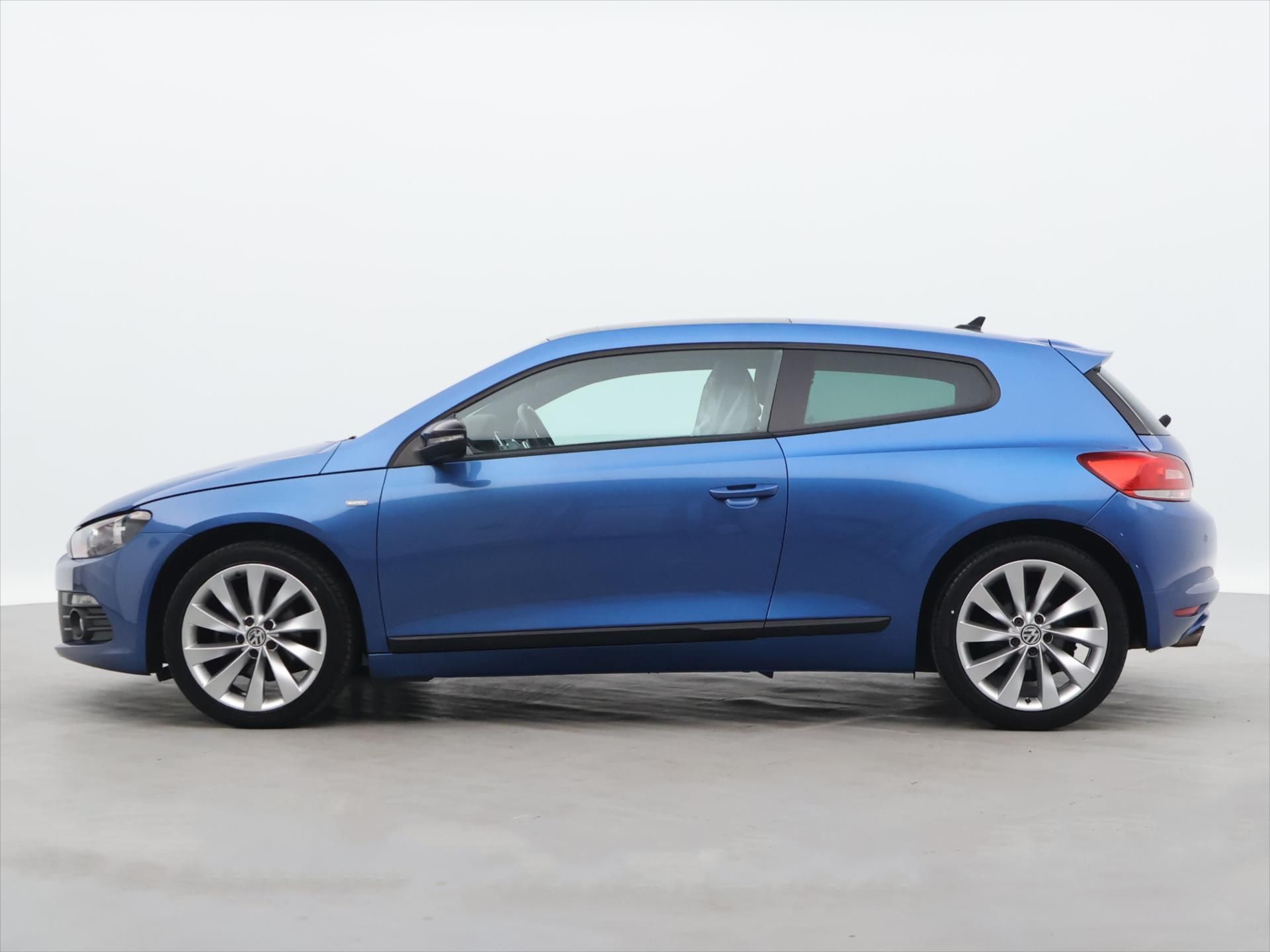 Volkswagen Scirocco, 2,0 TDI 103kW Xenon Panorama - fotka 4