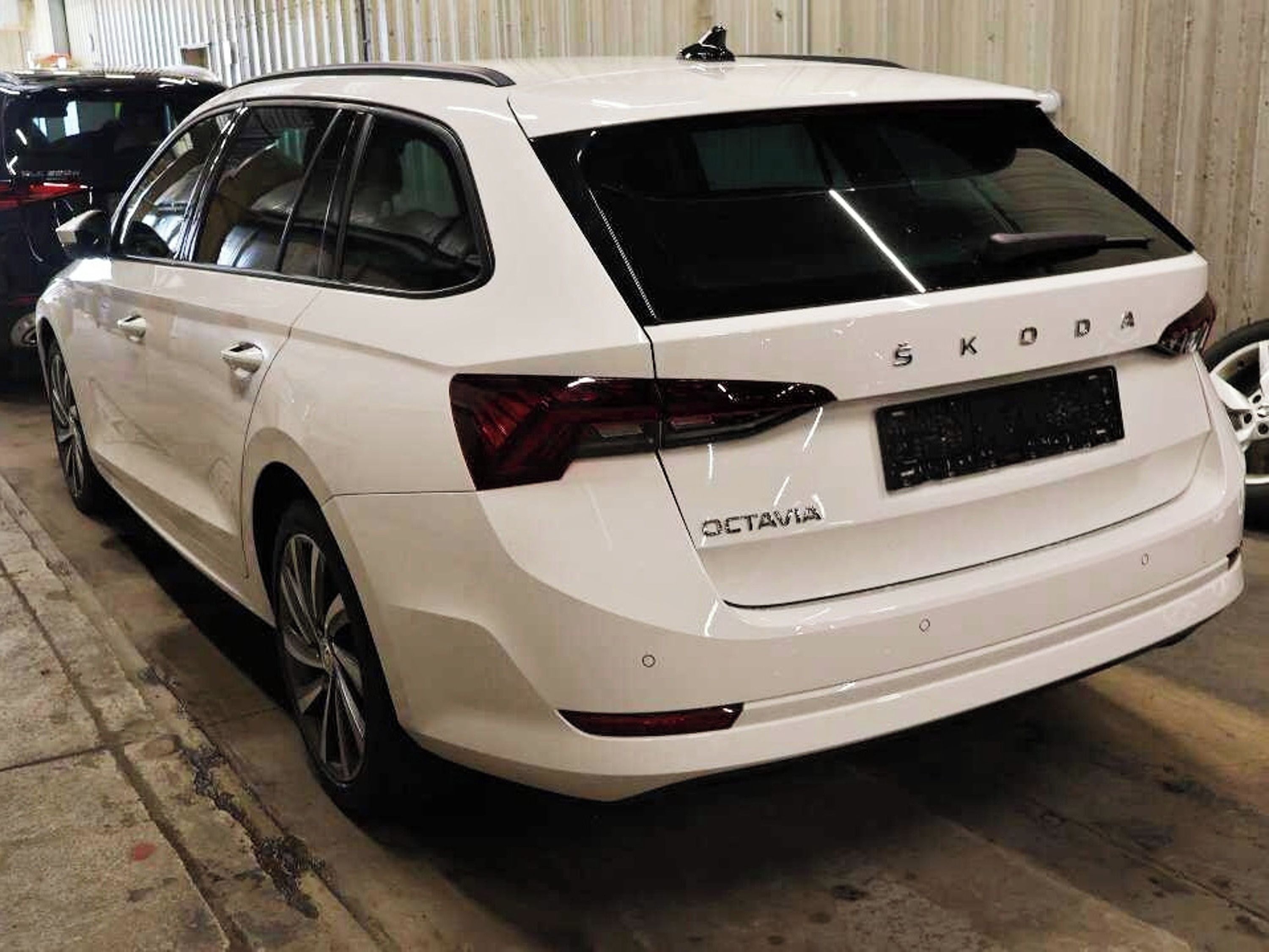 Škoda Octavia, 2.0 TDi (110 kW), plný servis - fotka 3