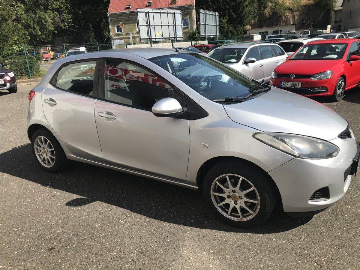 Mazda 2, 1,4 i 63kW 5dv. AC - fotka 5