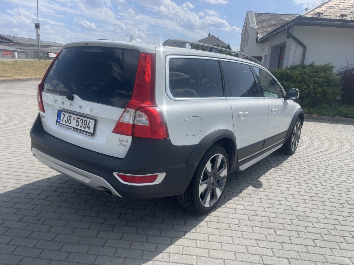 Volvo XC70, 2,4 D4 CROSSCOUNTRY AWD GPS XE - fotka 4