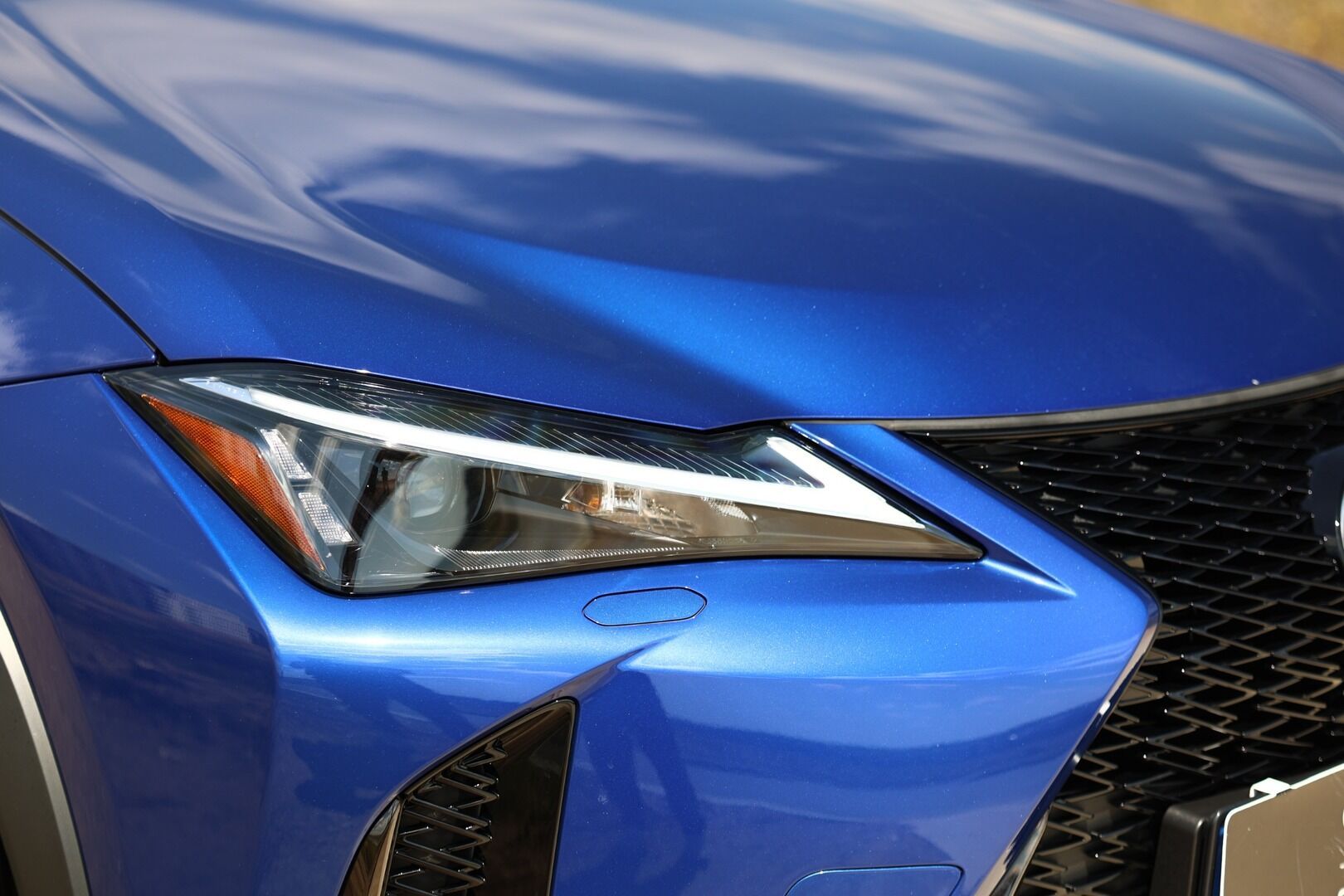 Lexus UX 300h, 300H 2,0 HEV F SPORT DESIGN - fotka 3