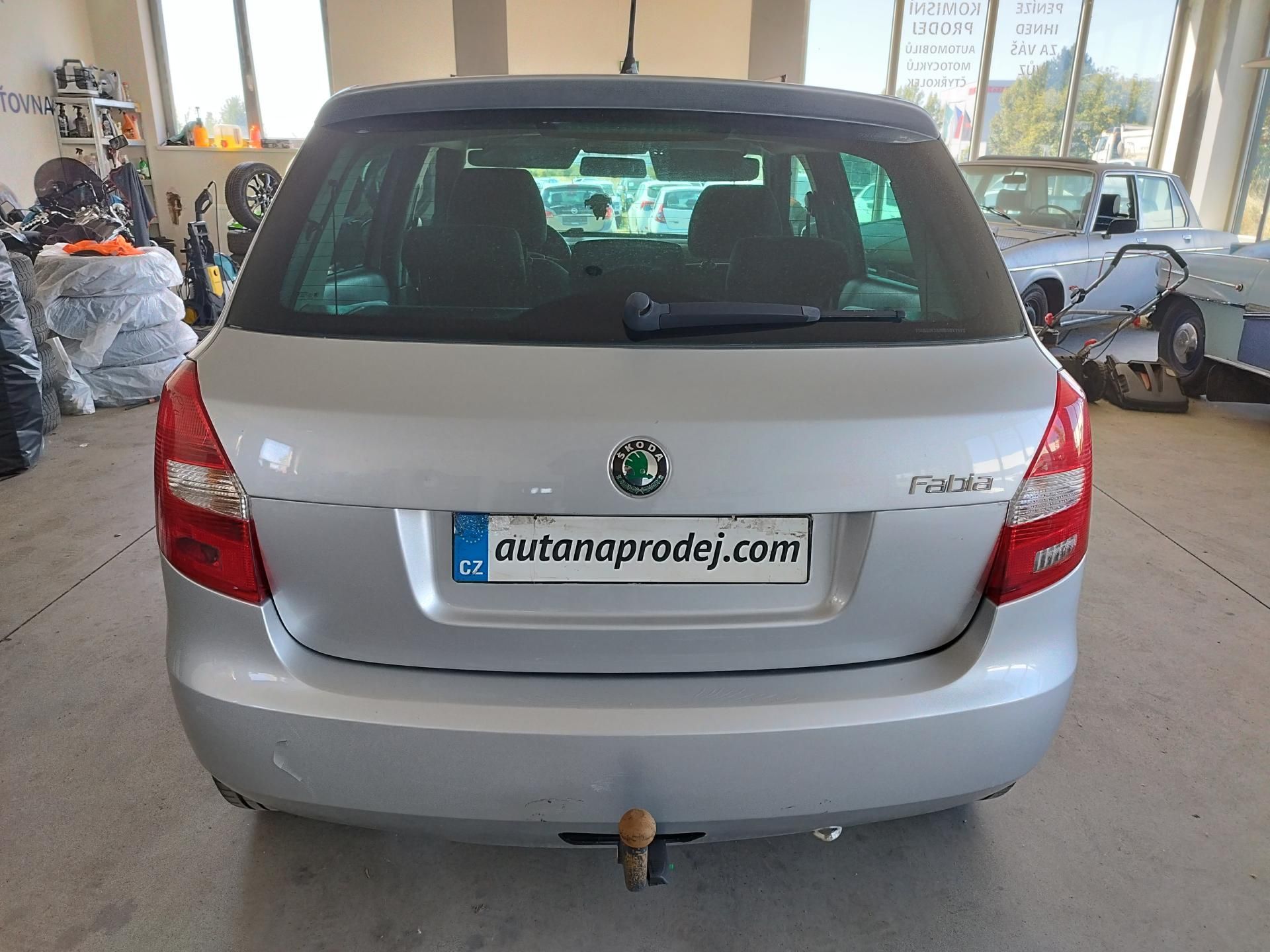 Škoda Fabia, 1,2TSI,63KW,KLIMA,TAŽNÝ,ČR - fotka 6