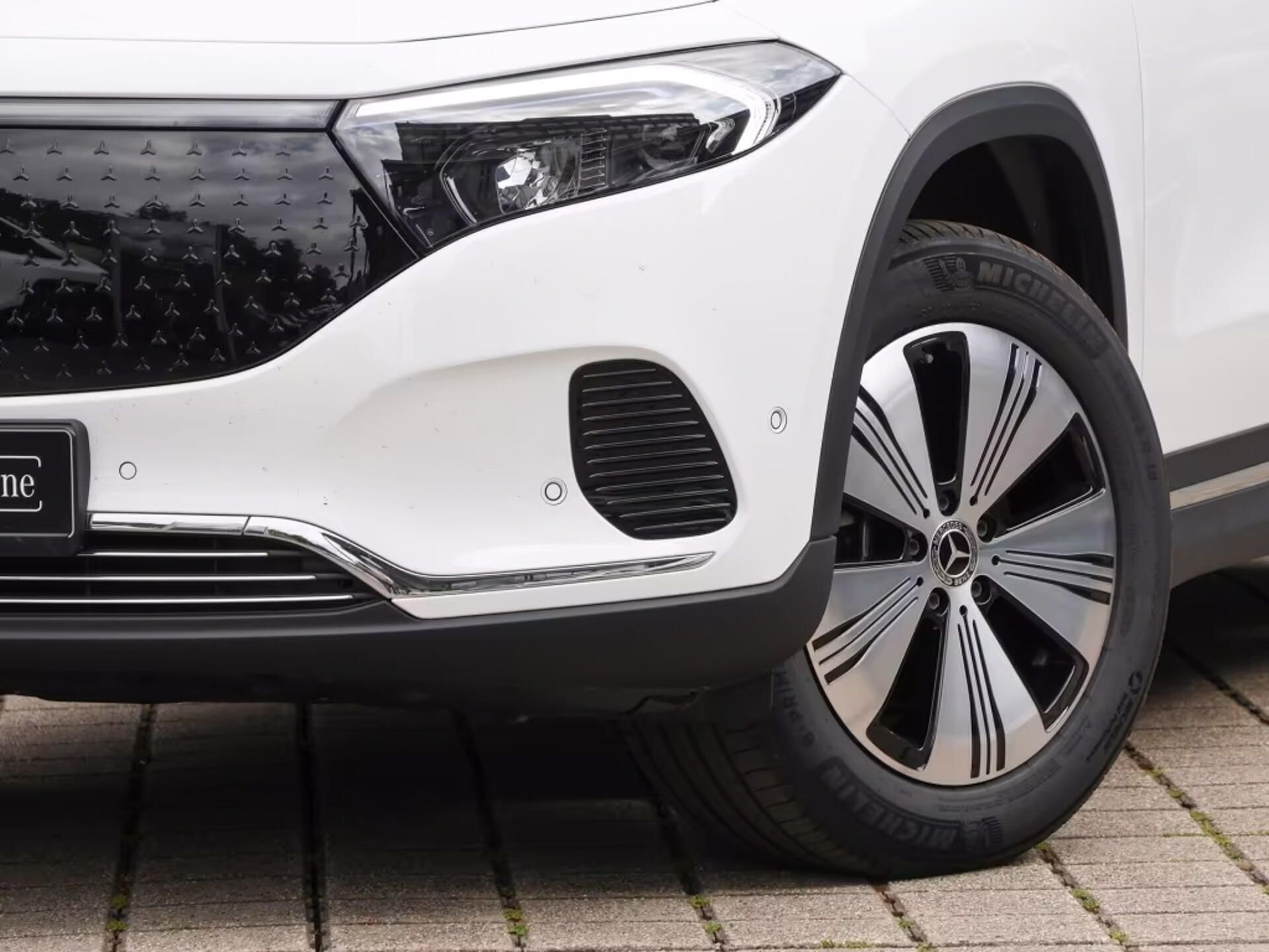 Mercedes-Benz EQA, 300 4M Progressive Kam LED Nav - fotka 3