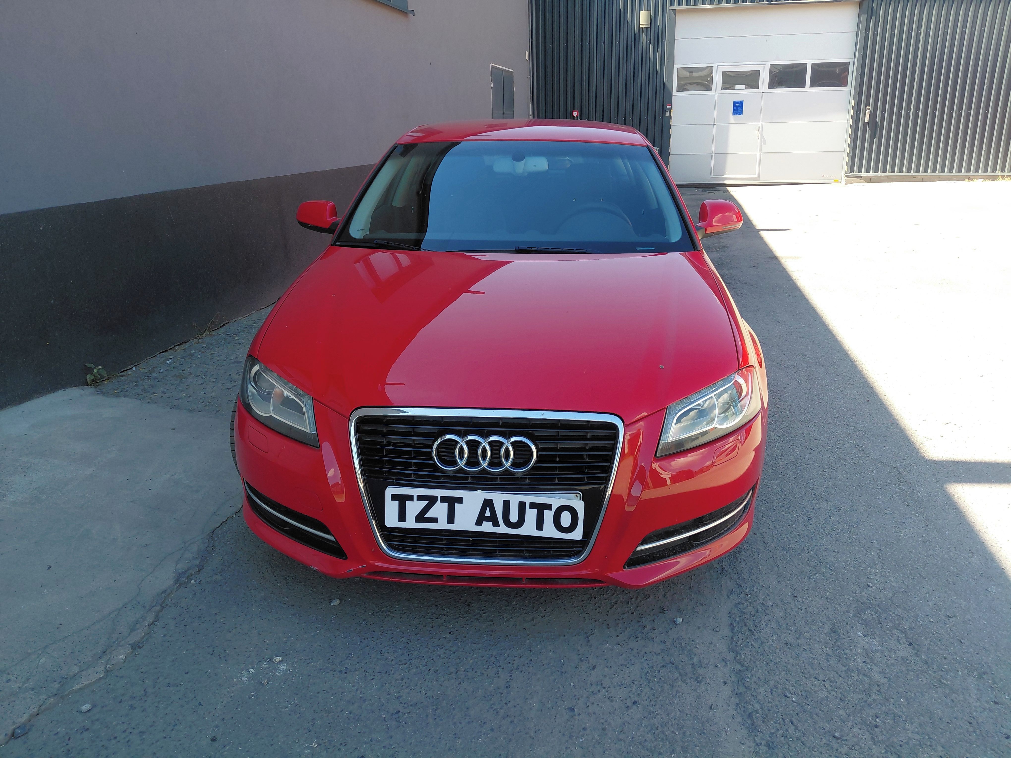 Audi A3, 1.2 TFSi 77 kW bi-xenony, DSG - fotka 6