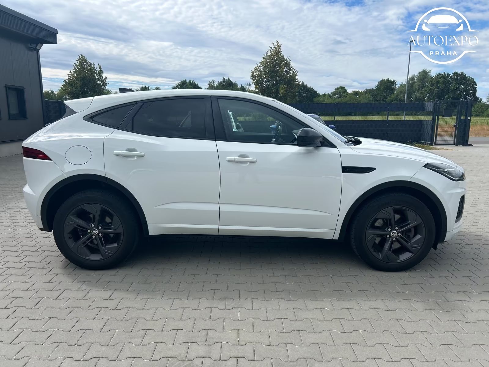 Jaguar E-Pace, R-Dynamic AWD Black Pack - fotka 5
