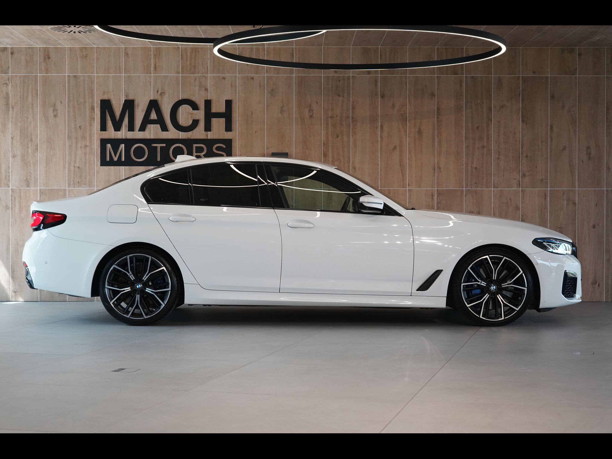 BMW Řada 5, M550i xDrive, Nezávislé, Laser - fotka 6