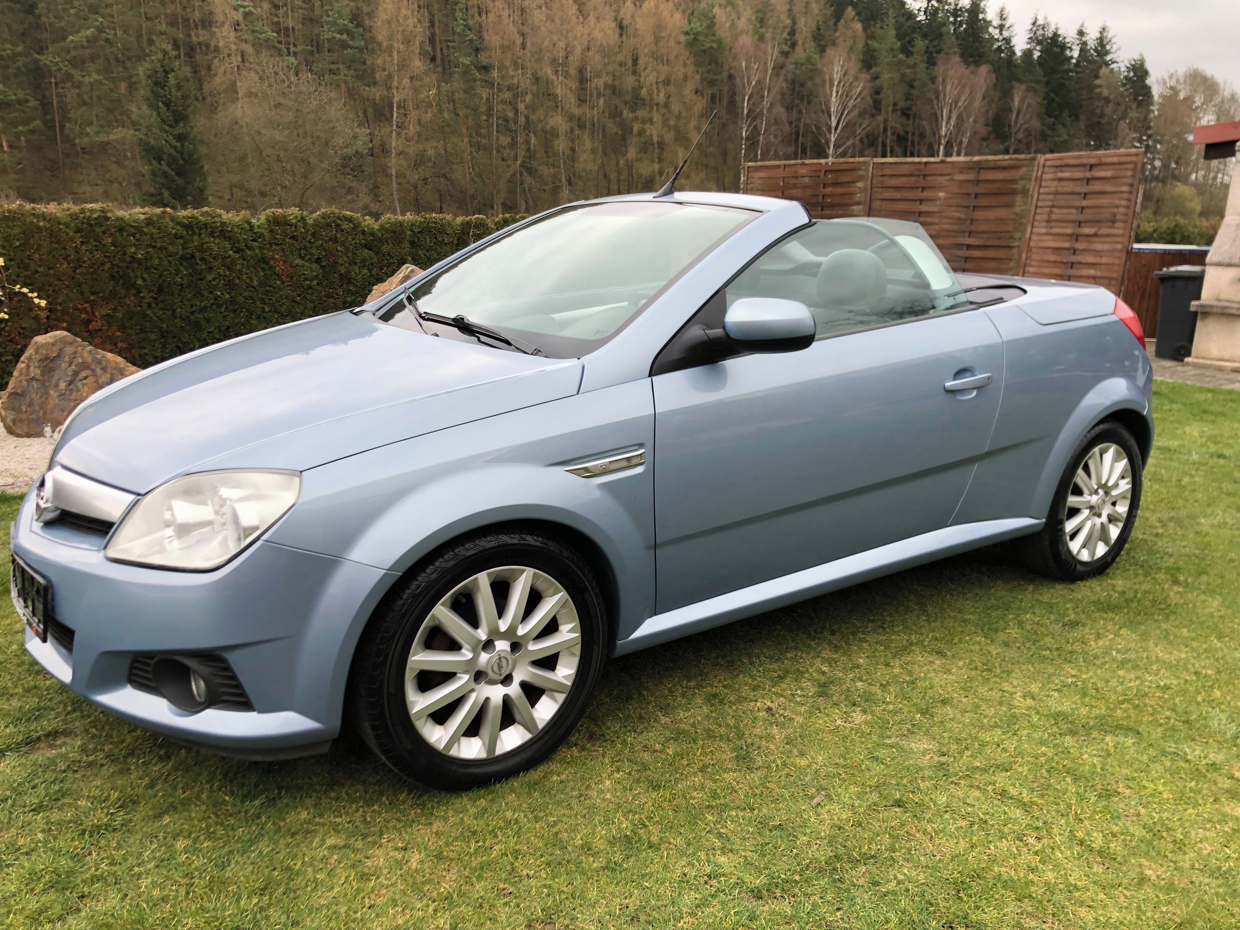 Opel Tigra, 1.4 16V Alu ,klima,TOP - fotka 2