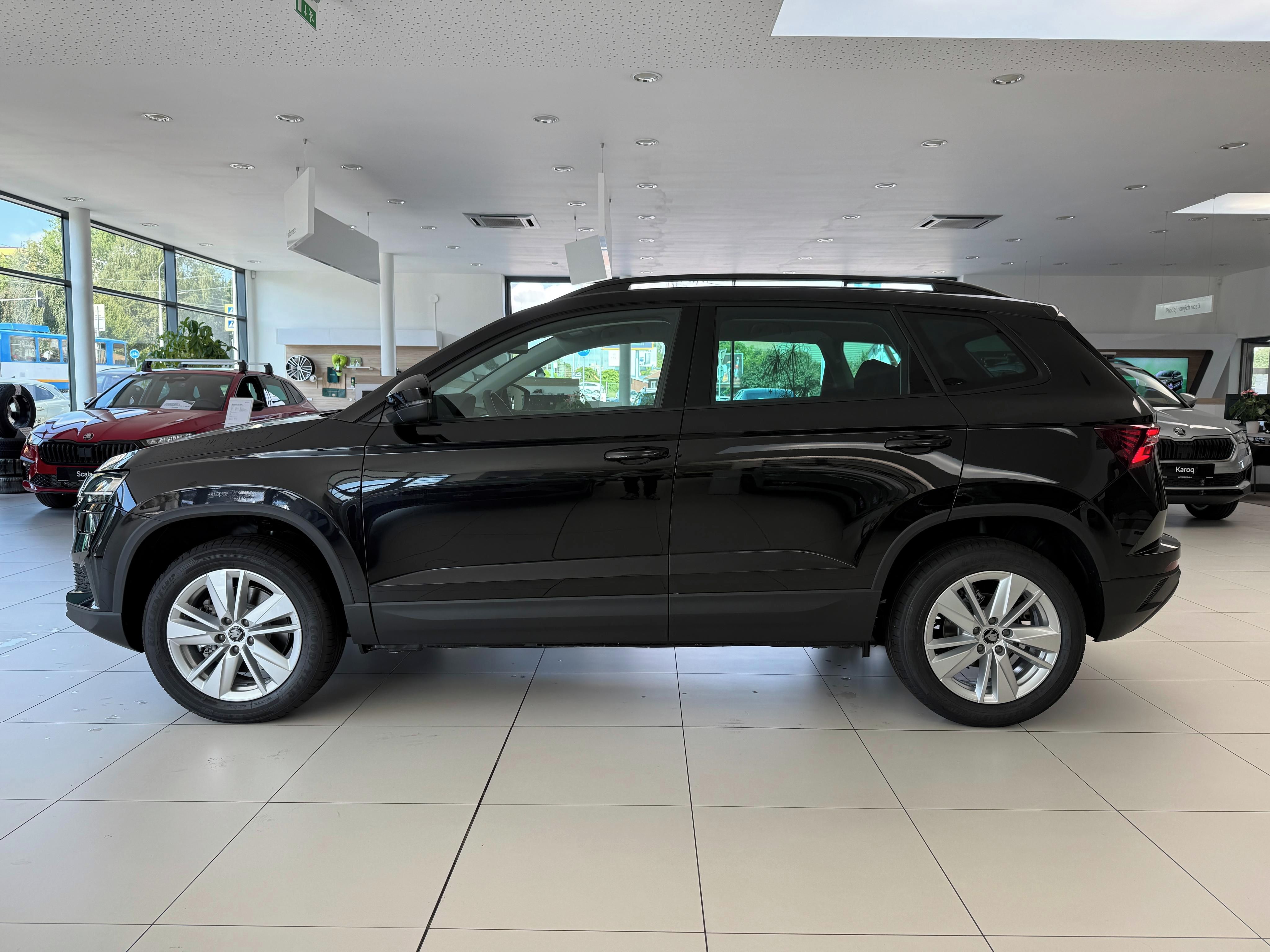 Škoda Karoq, DSG 1,5 TSI / 110 kW Classic - fotka 2