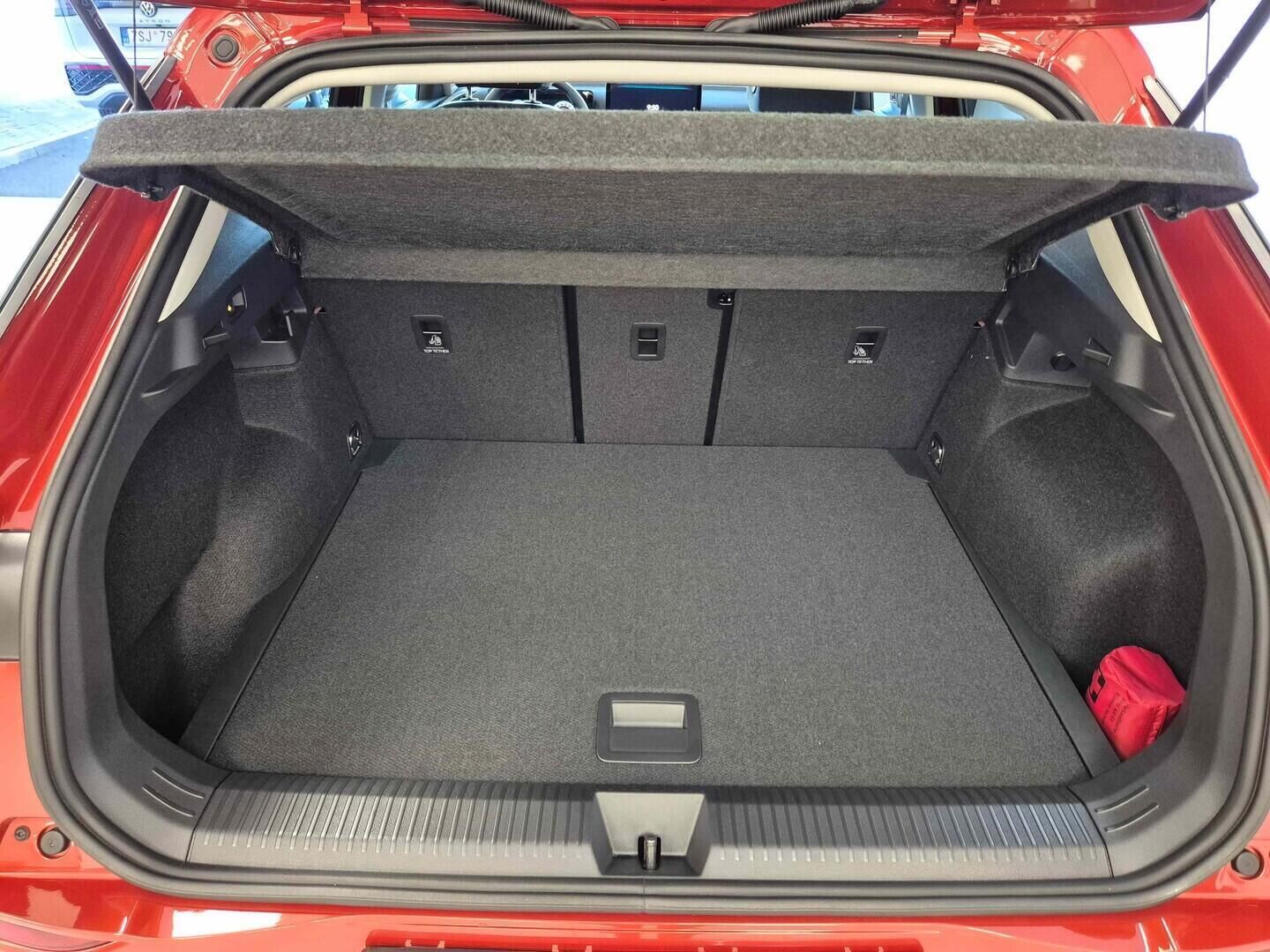 Volkswagen T-Roc, People 1,5 eTSI 85 kW 7DSG   k - fotka 6