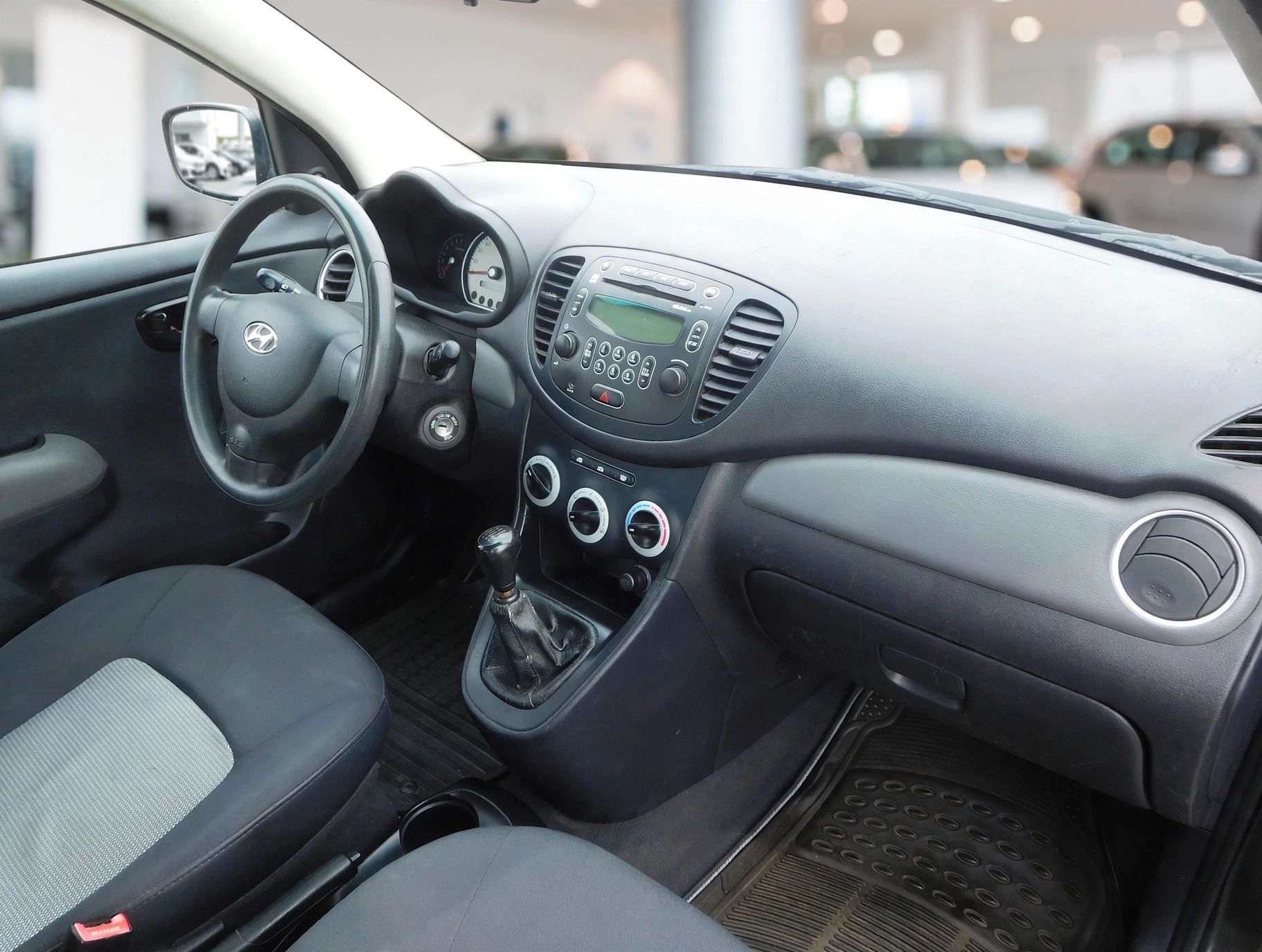 Hyundai i10, 1.1i Style, 49 kW, Serviska - fotka 5