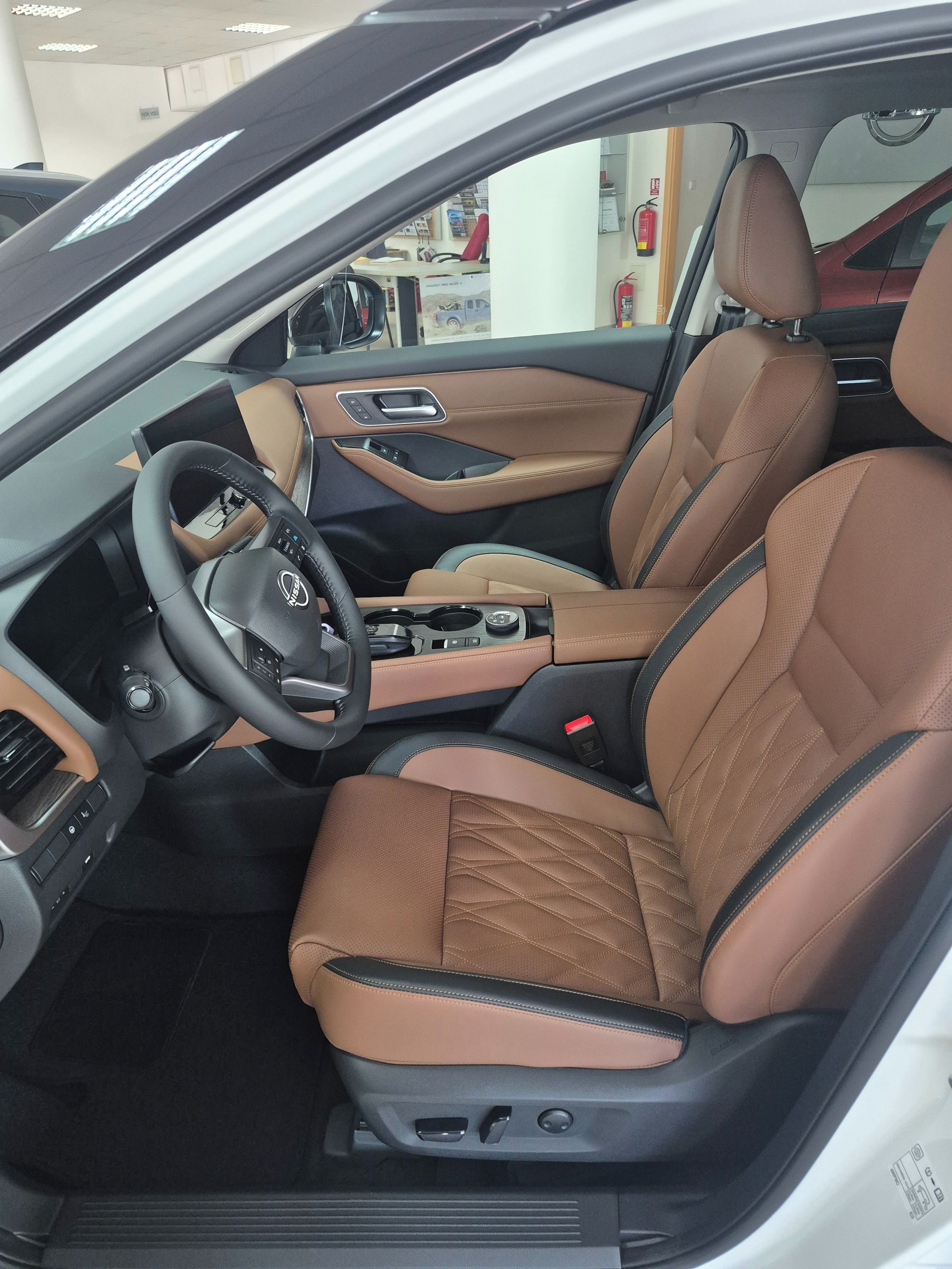 Nissan X-Trail, e-POWER 213k 4WD Tekna+ TOP!!! - fotka 2