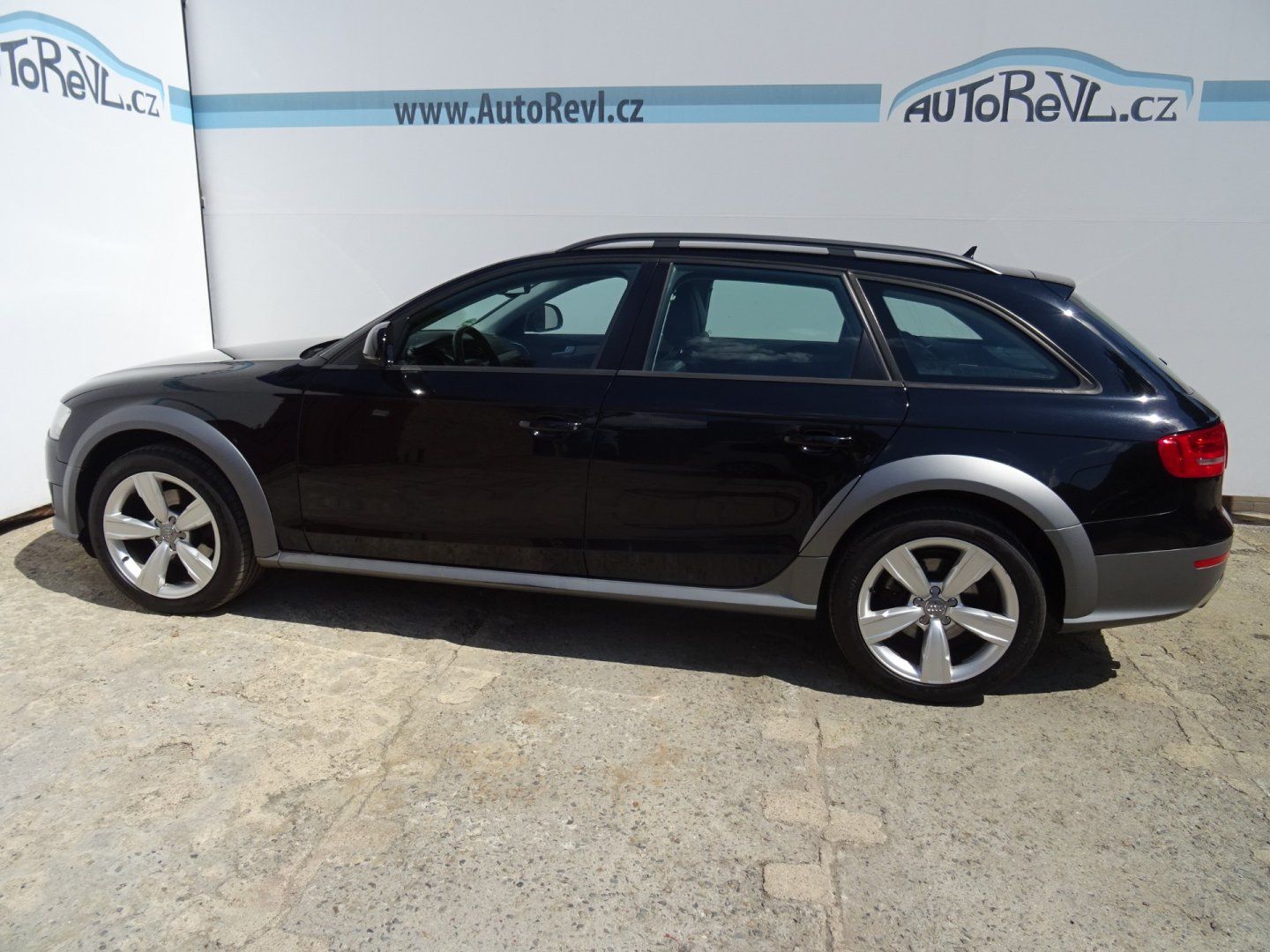 Audi A4, 2.0TDi,130kW,1maj,s.kni,navi - fotka 6