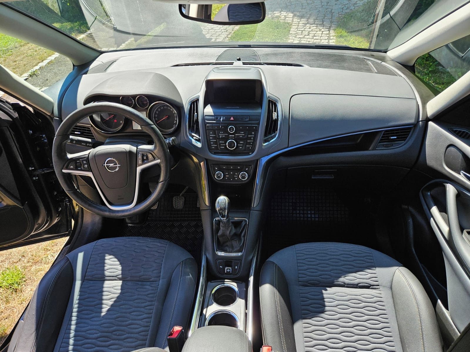 Opel Zafira, Tourer, 2.0 CDT, 121kW - fotka 4