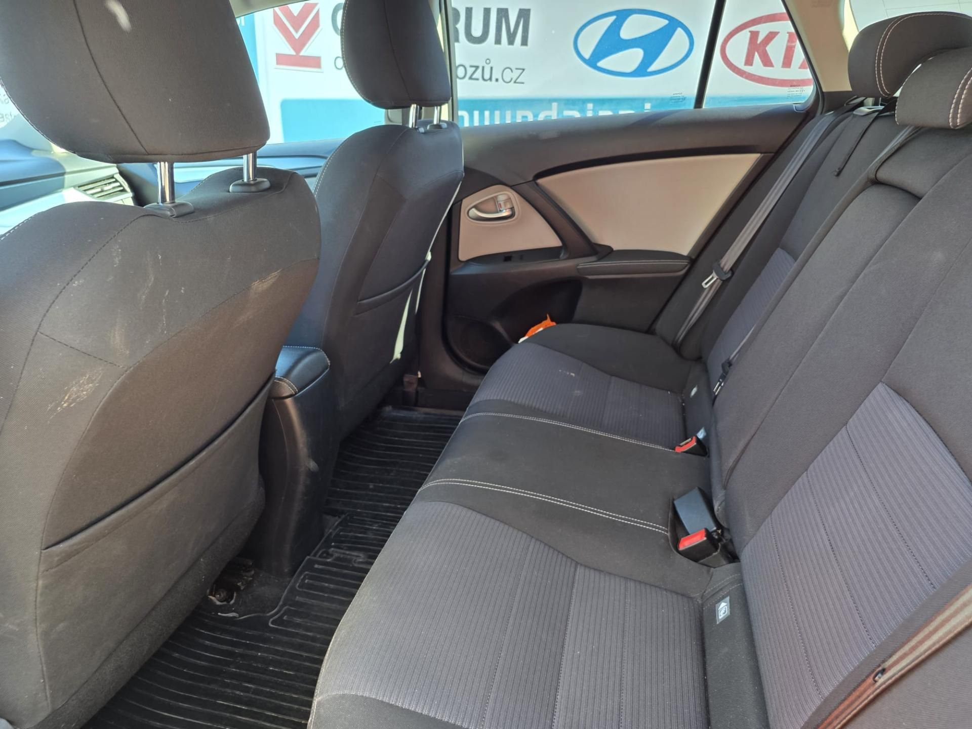 Toyota Avensis, 2.0-AUT.KLIMA-KAMERA-TEMPOMAT - fotka 6
