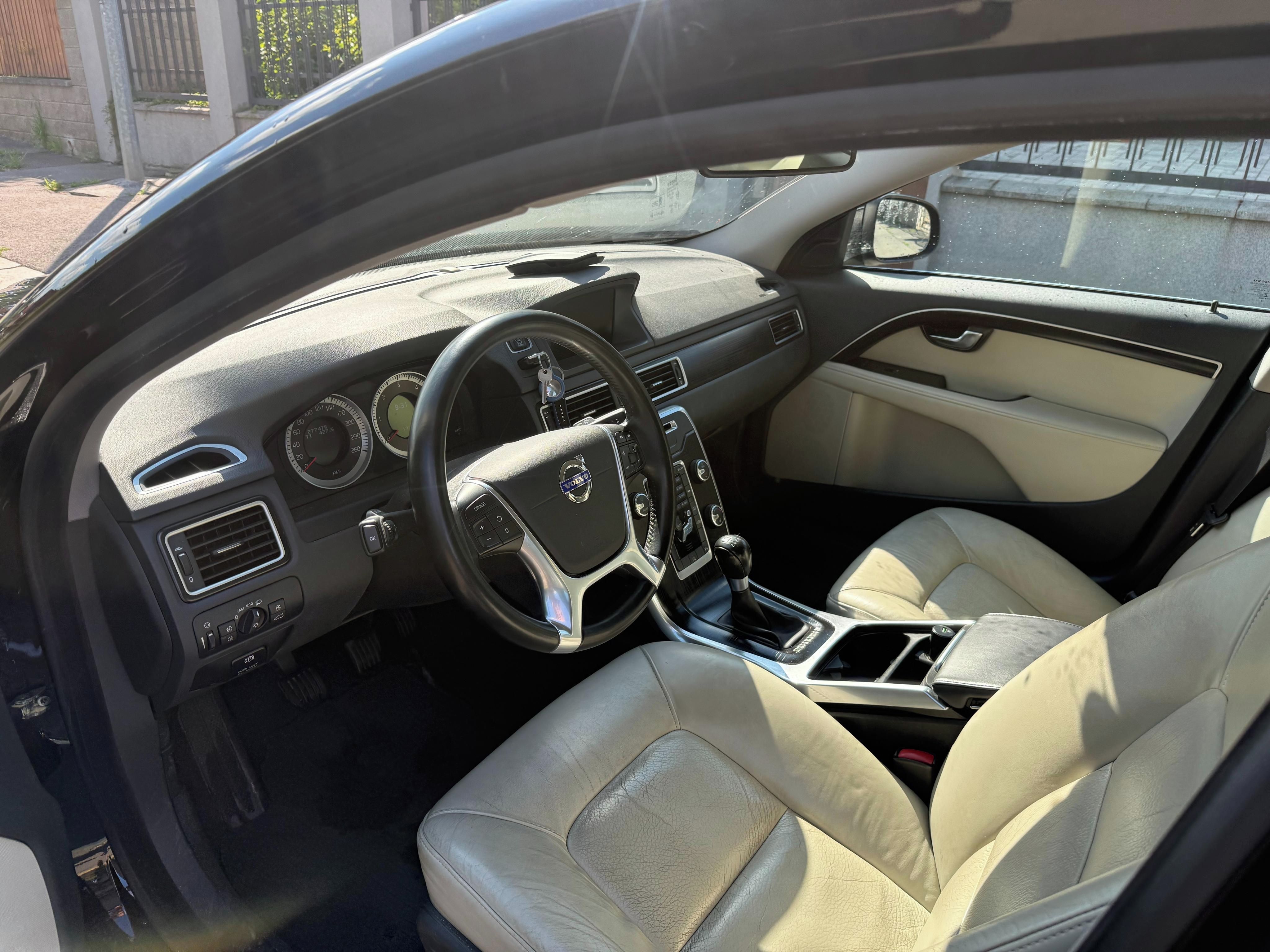 Volvo V70, Volvo V70 III, 2.0 D4 - fotka 6