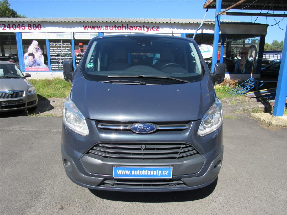 Ford Tourneo Custom, 2,2 TDCi 114kW 9 míst - fotka 2